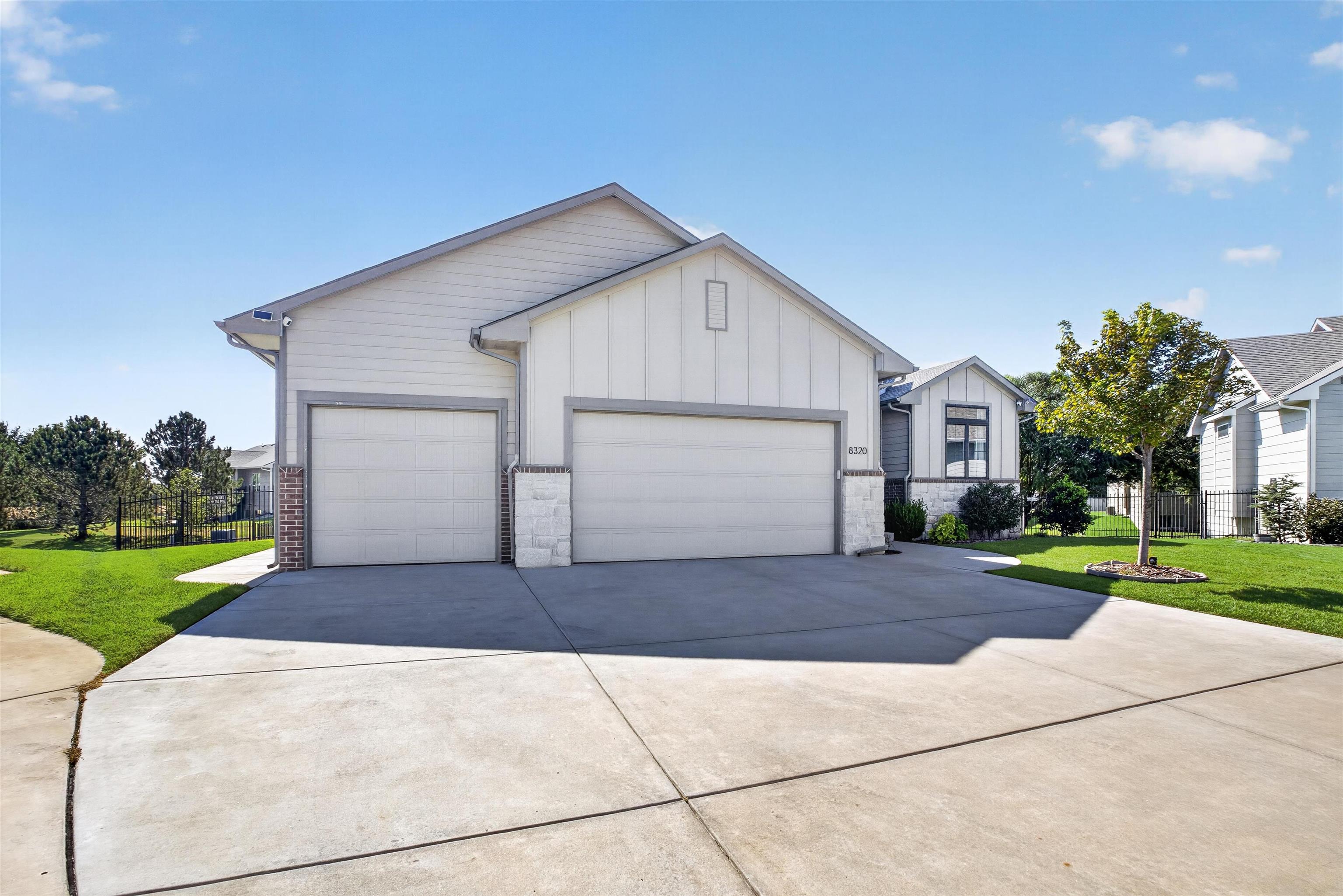 8320 W Kackley Ct Property Photo 4