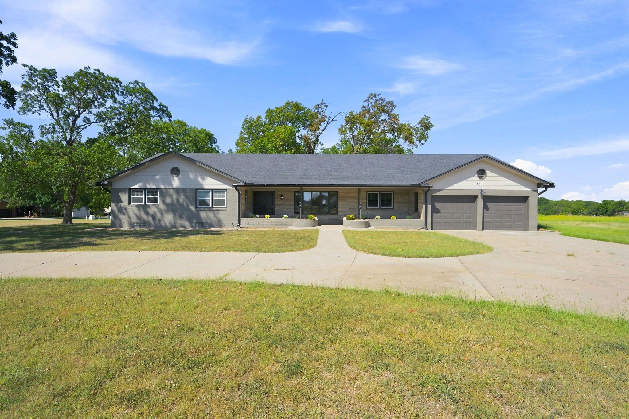 1611 N Rock Property Photo 1