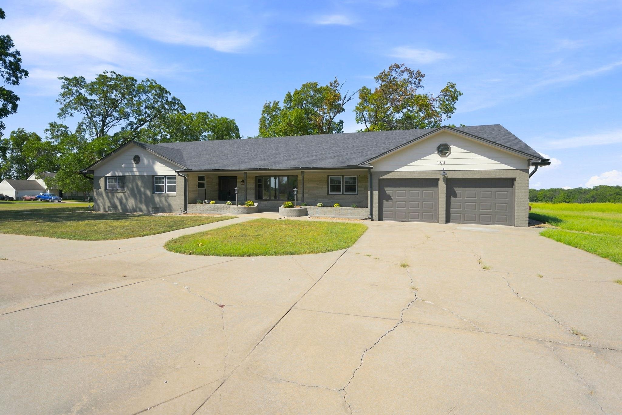 1611 N Rock Property Photo 3