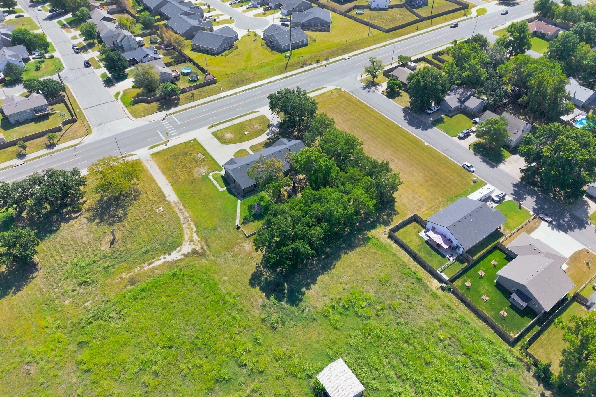 1611 N Rock Property Photo 33