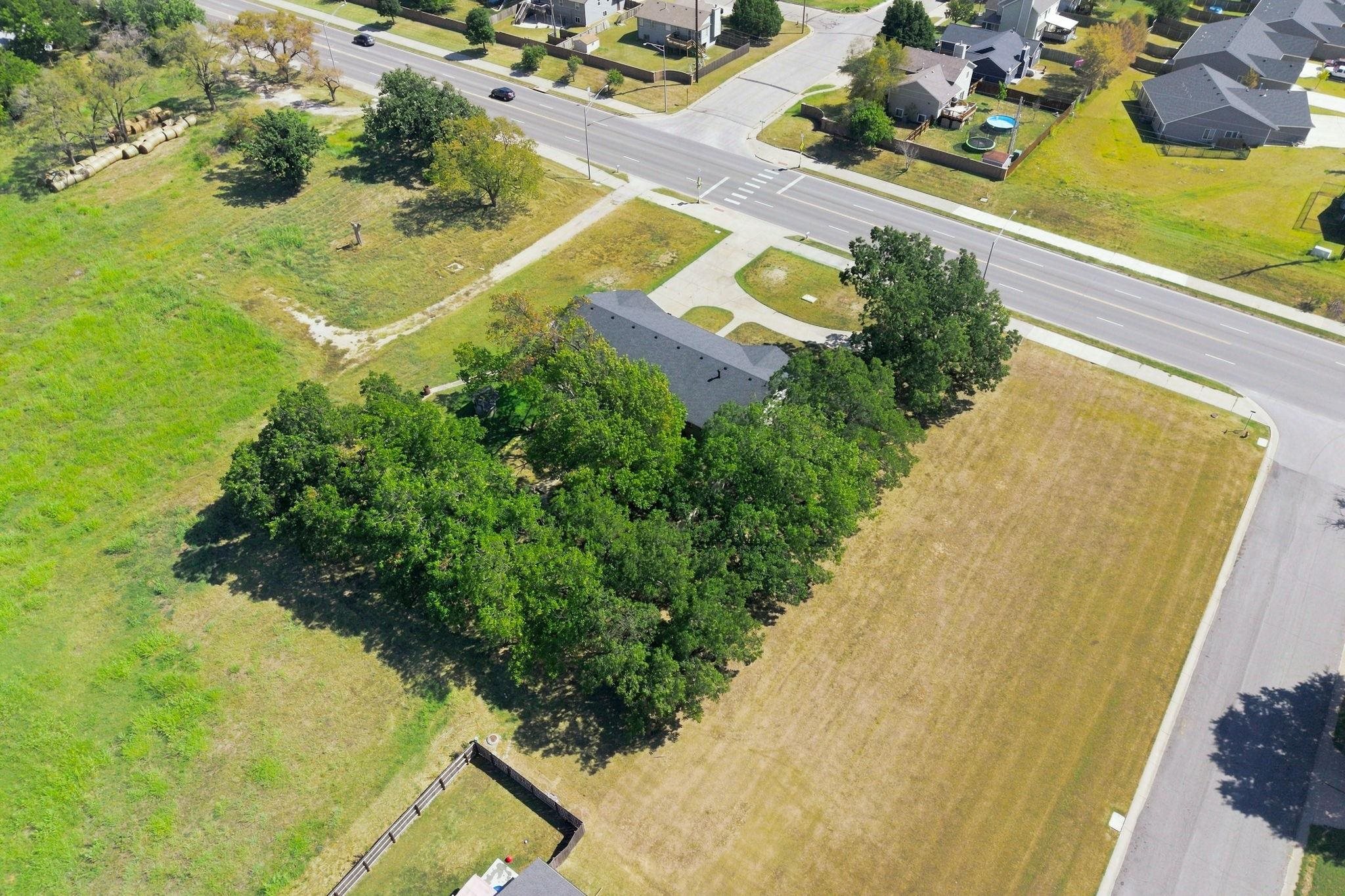 1611 N Rock Property Photo 34