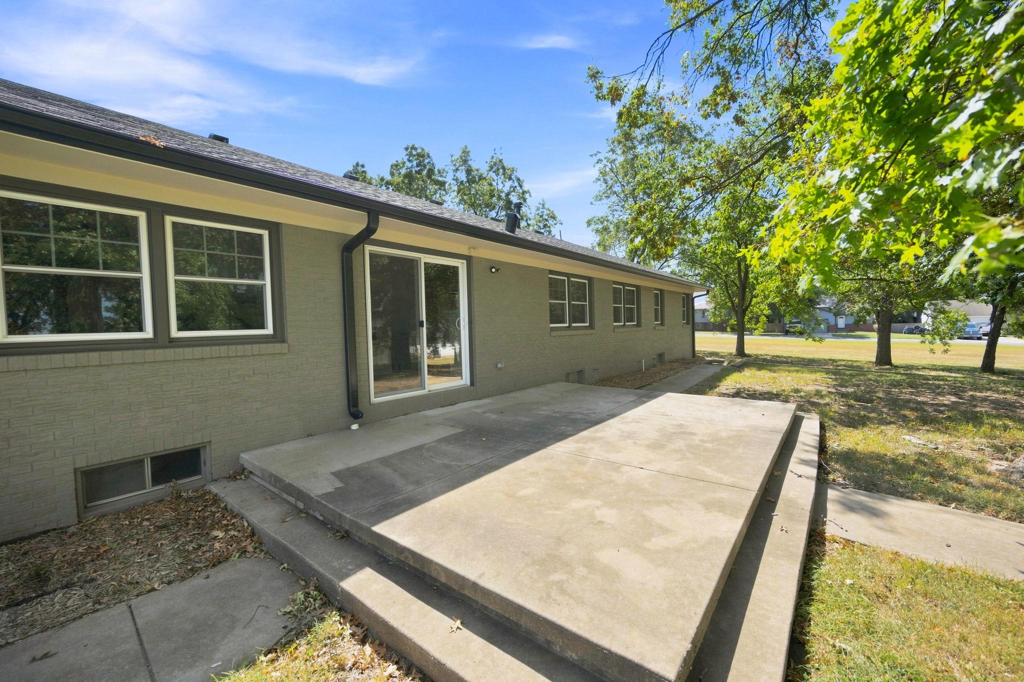 1611 N Rock Property Photo 35