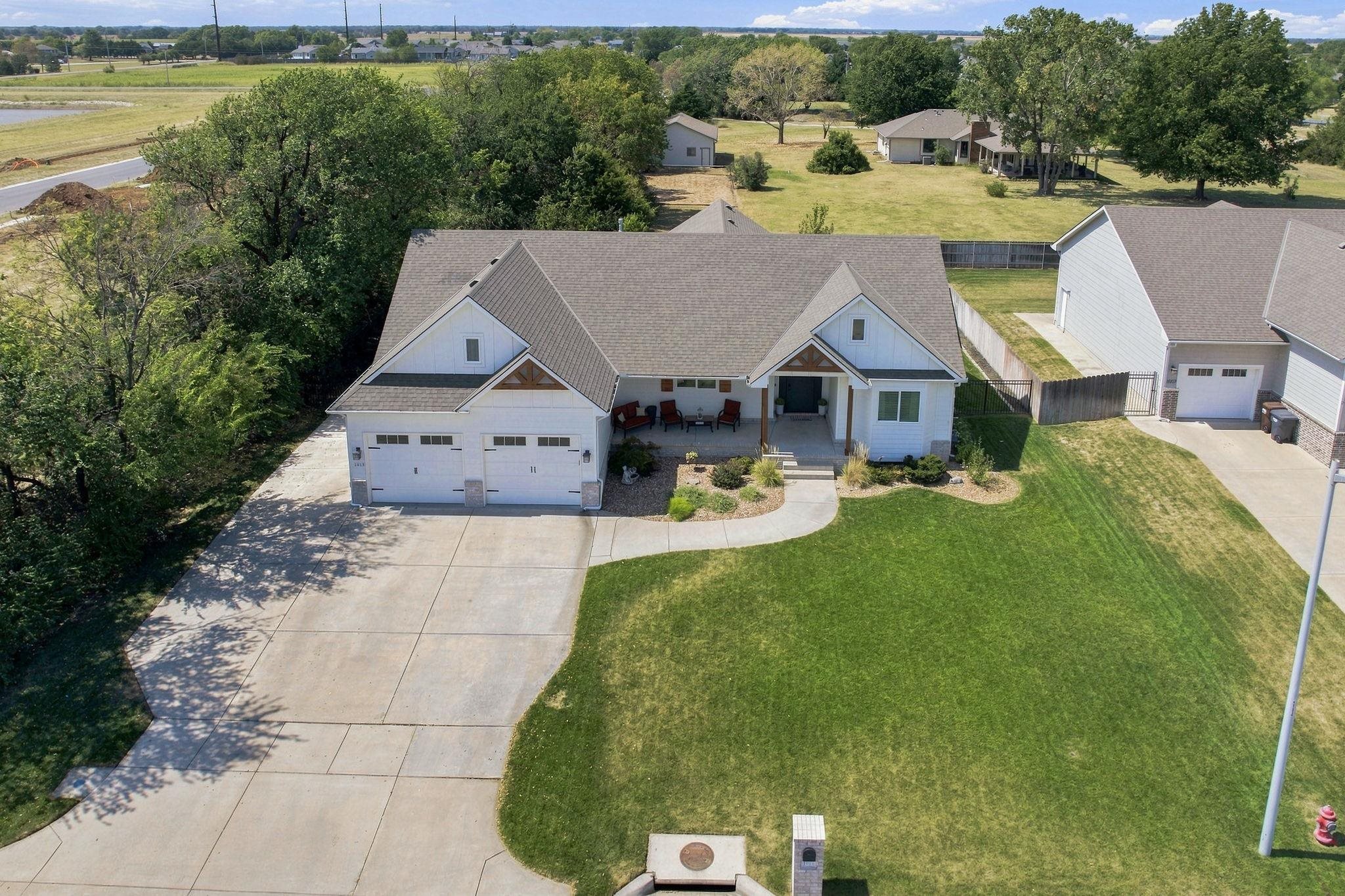 1013 S Shira Property Photo 2