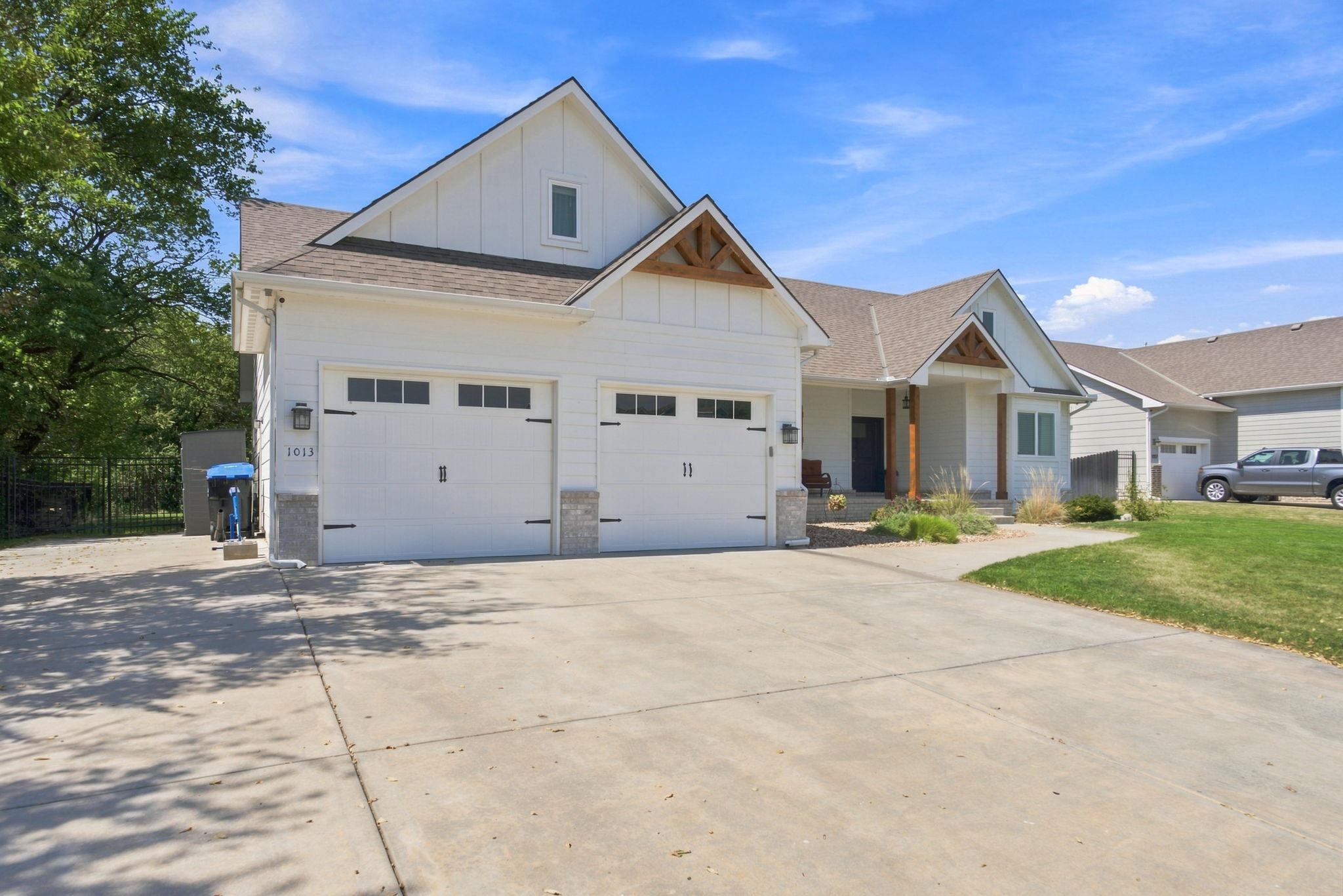 1013 S Shira Property Photo 4