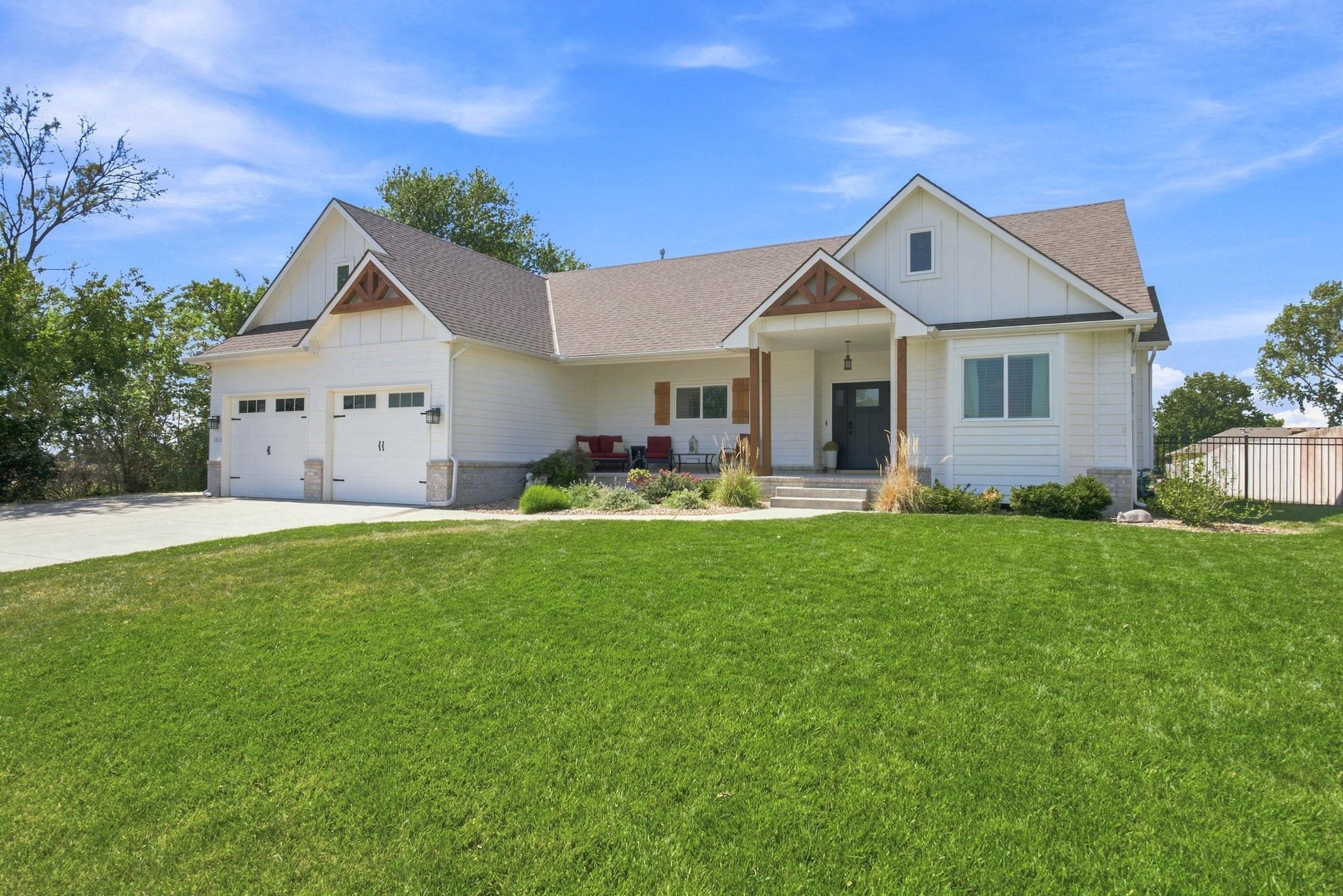 1013 S Shira Property Photo 5