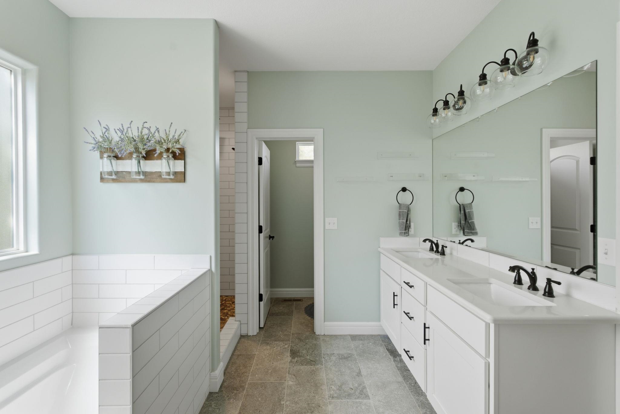 1013 S Shira Property Photo 13