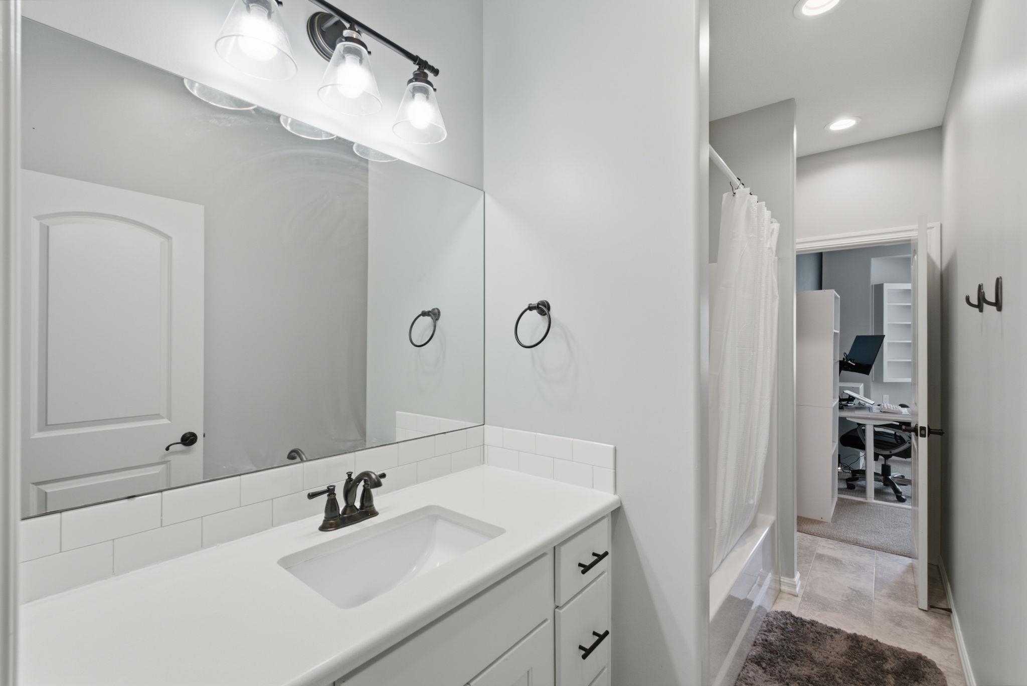 1013 S Shira Property Photo 19
