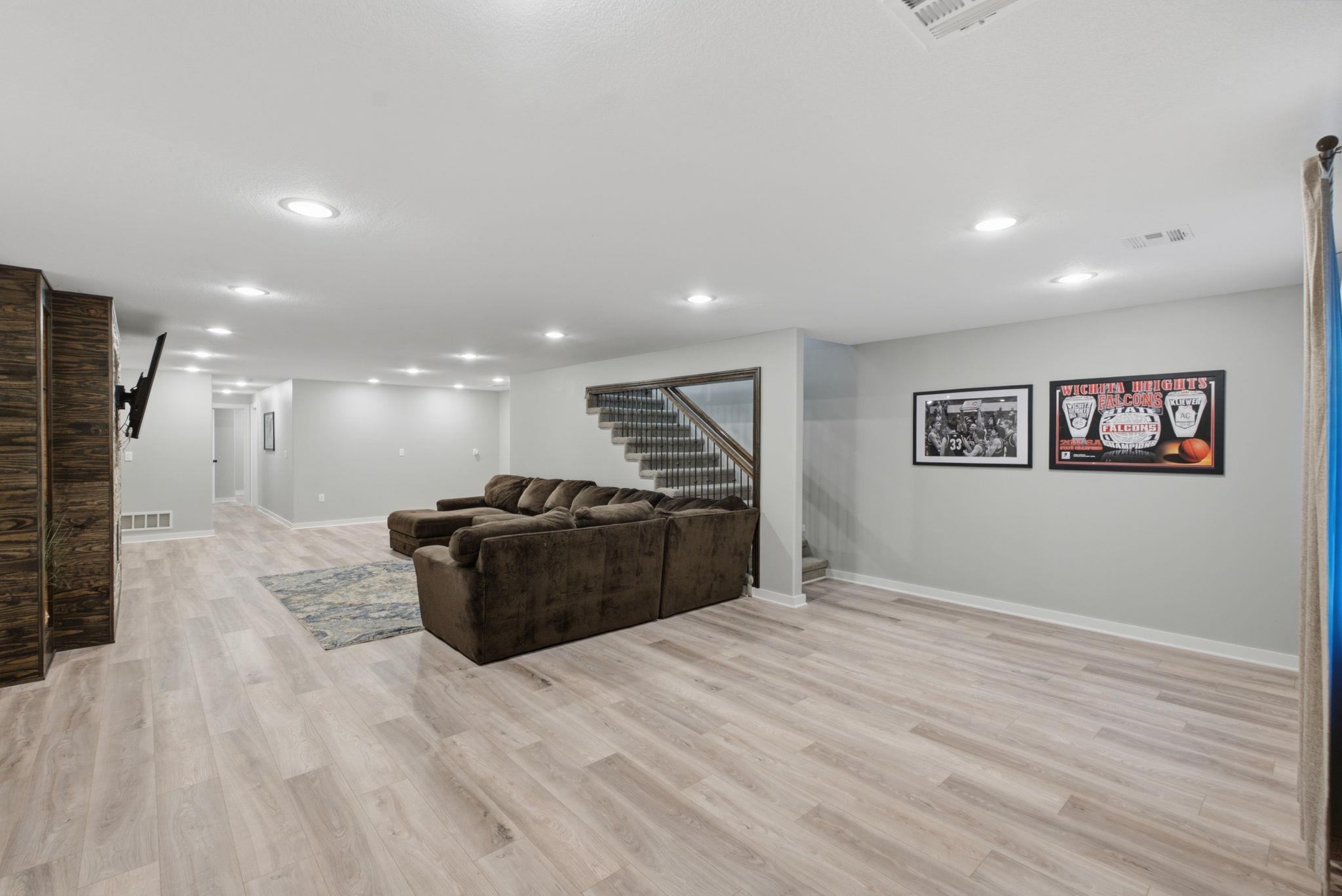 1013 S Shira Property Photo 21