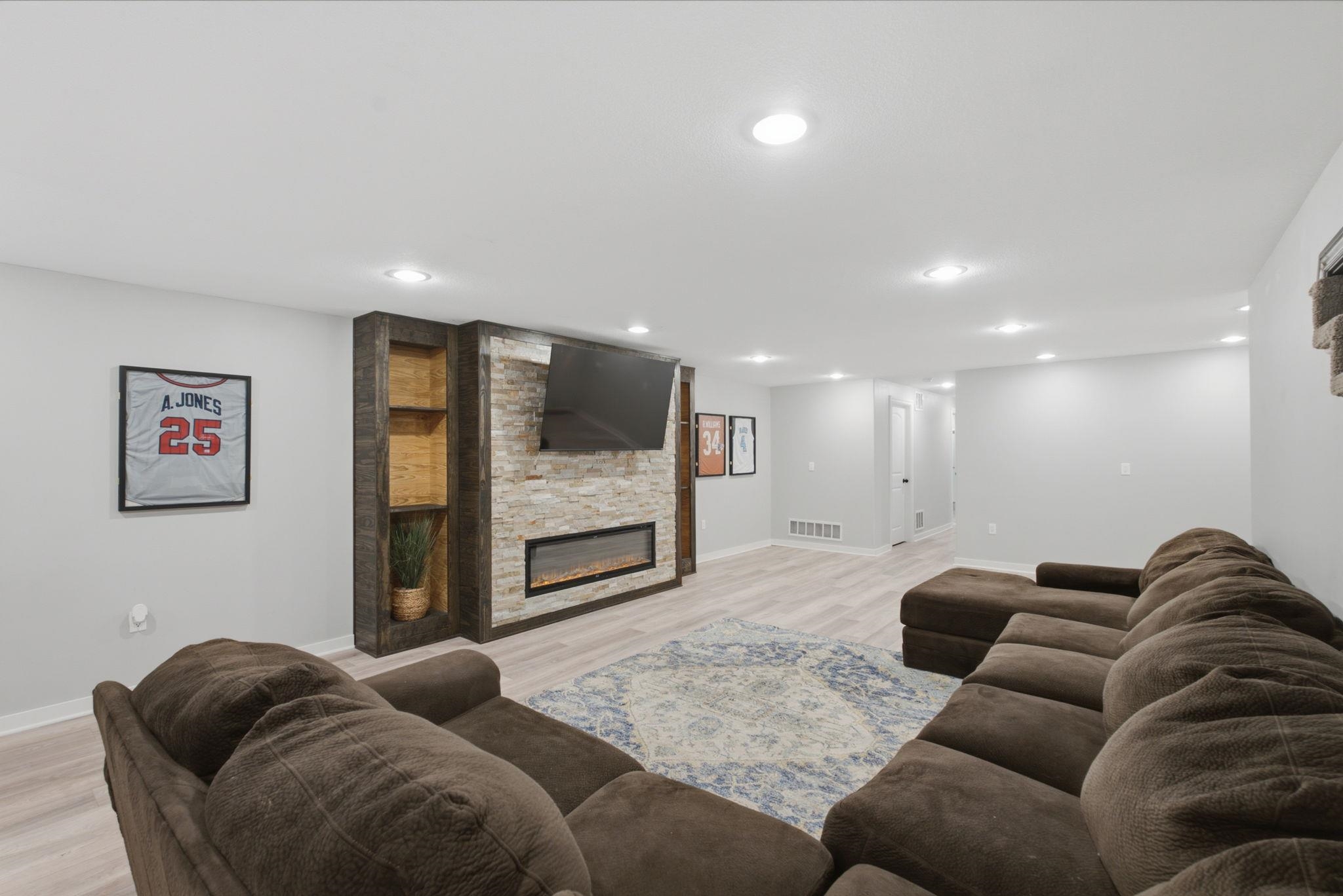1013 S Shira Property Photo 22
