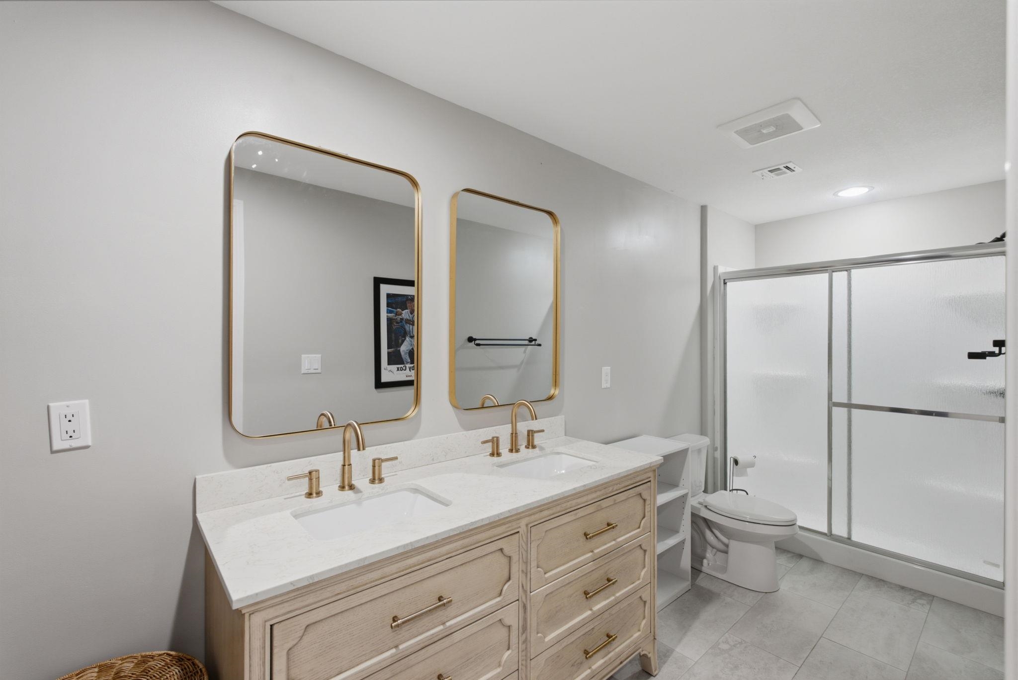 1013 S Shira Property Photo 24