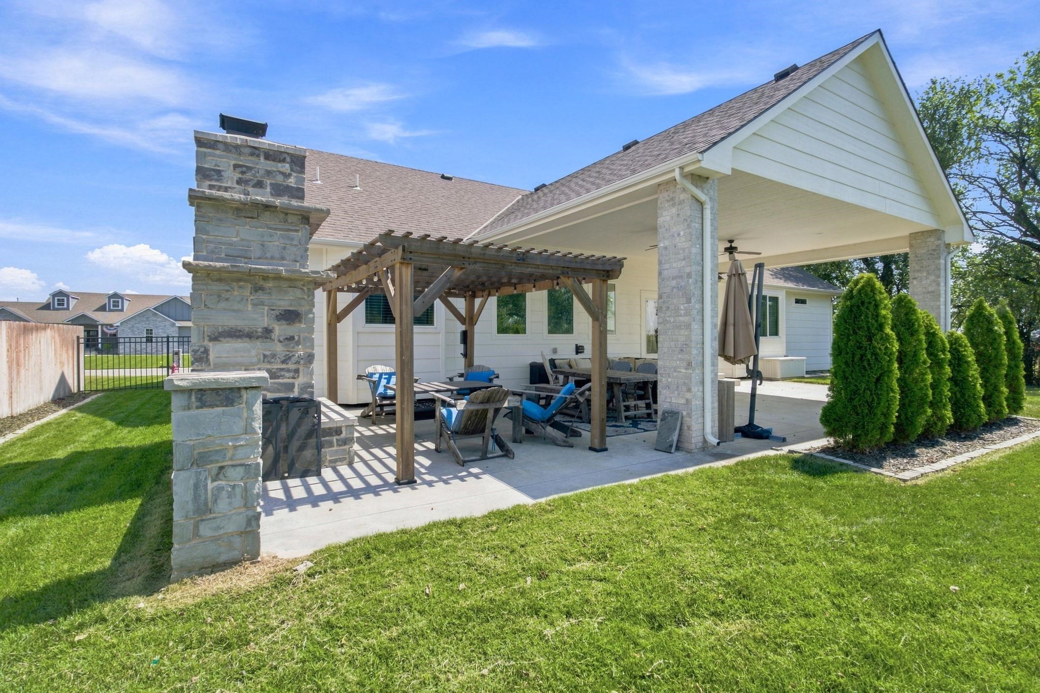 1013 S Shira Property Photo 29