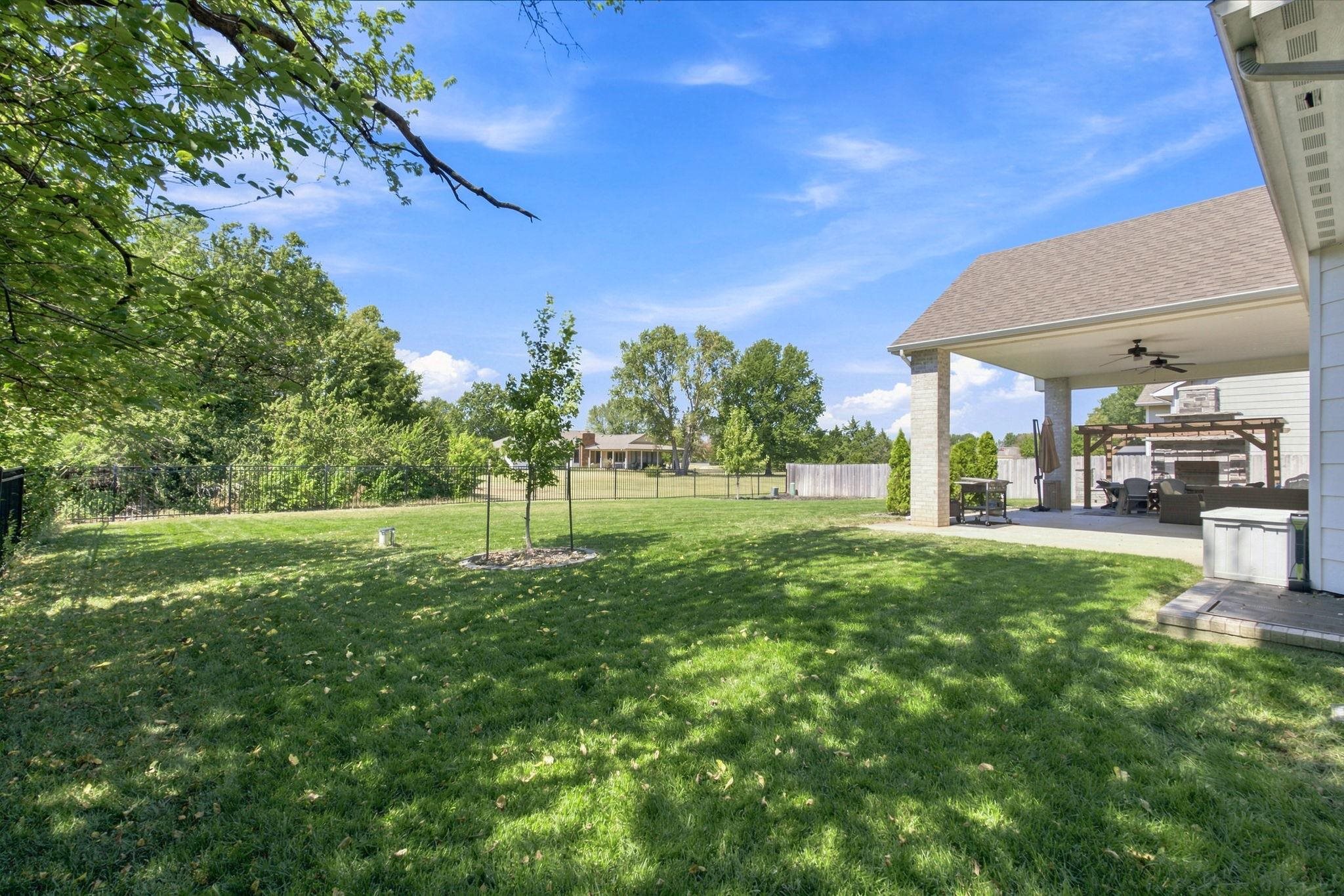 1013 S Shira Property Photo 31