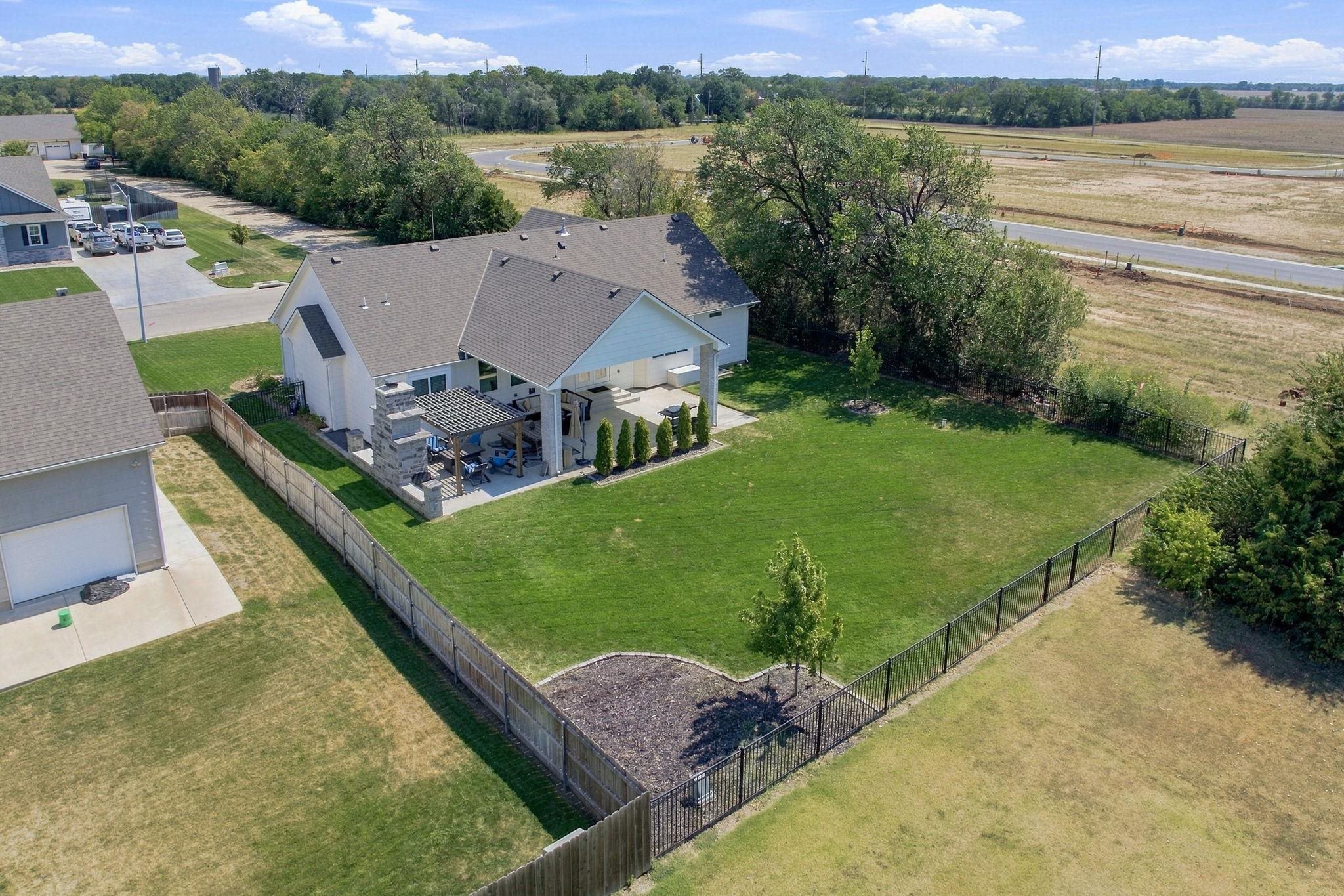 1013 S Shira Property Photo 32