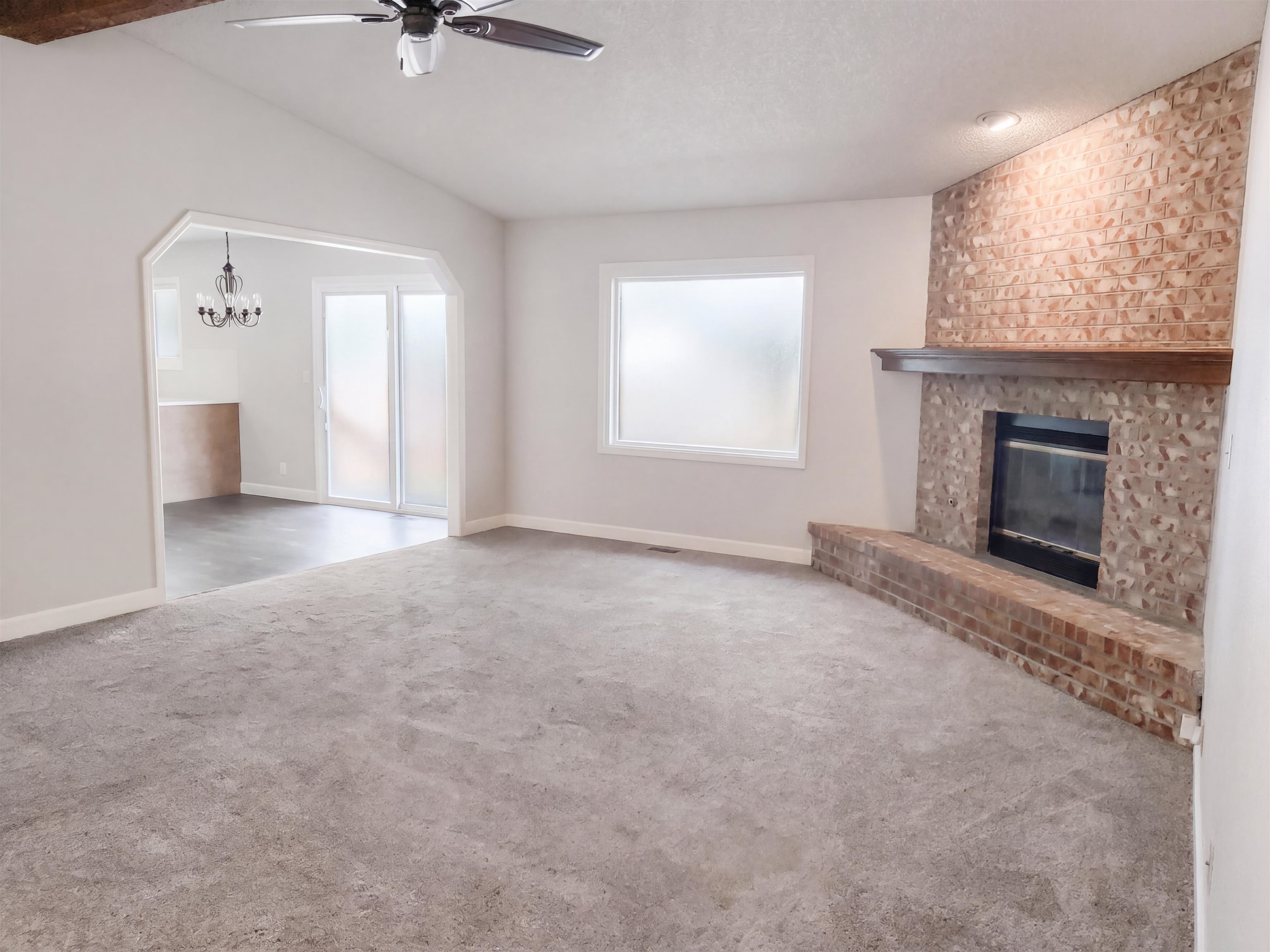 2206 N Basswood Ct Property Photo 7