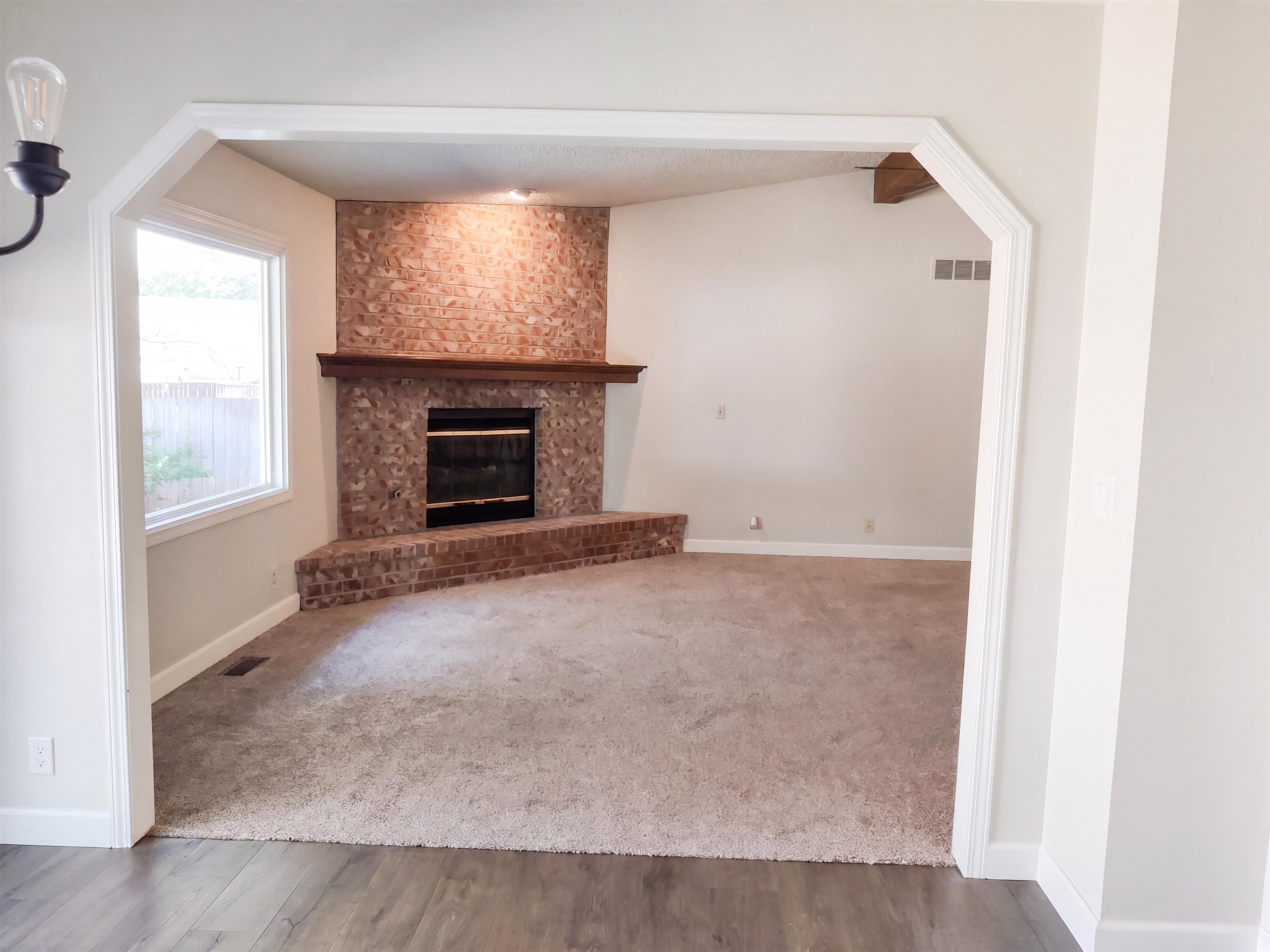2206 N Basswood Ct Property Photo 9