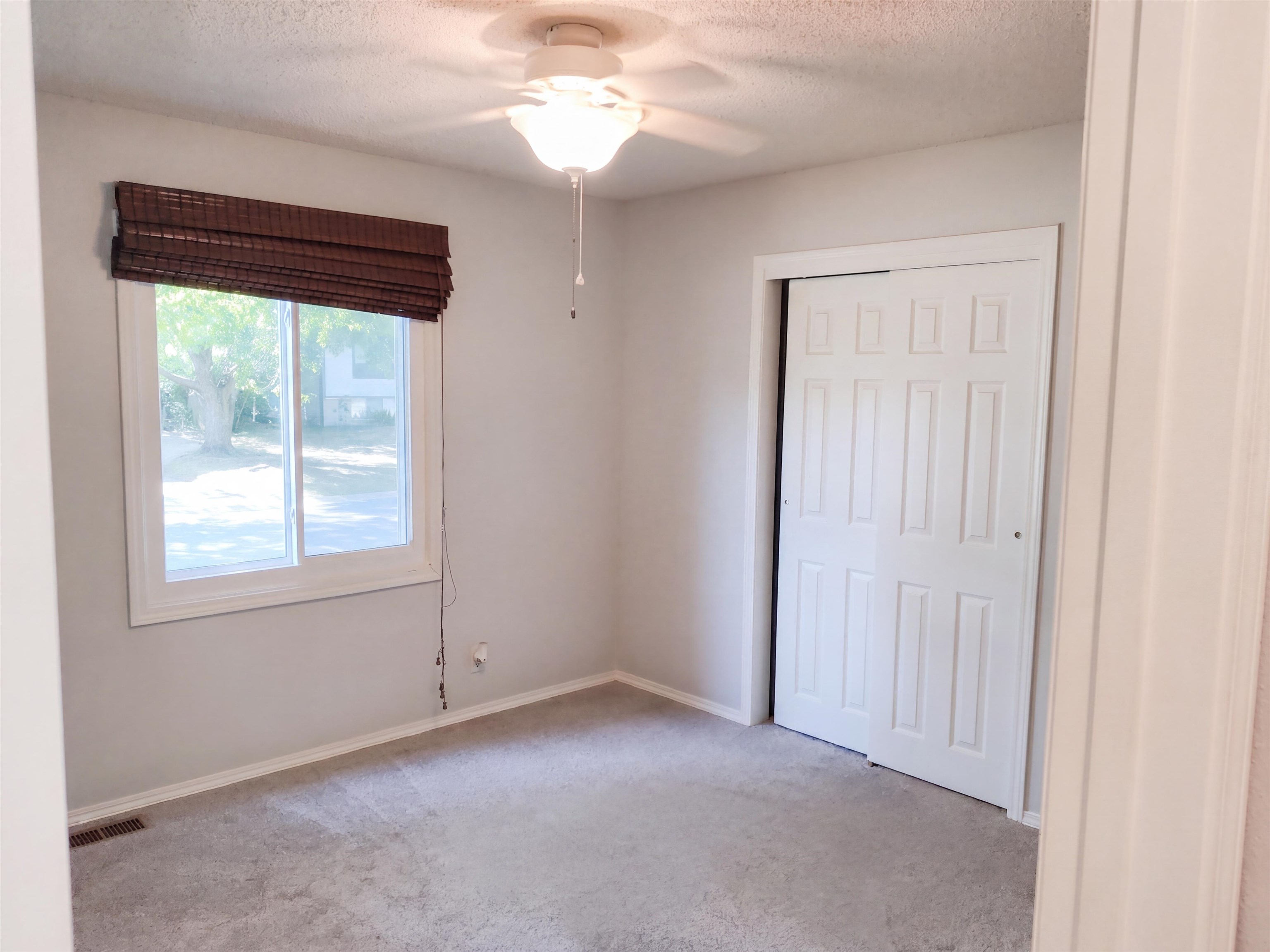 2206 N Basswood Ct Property Photo 13