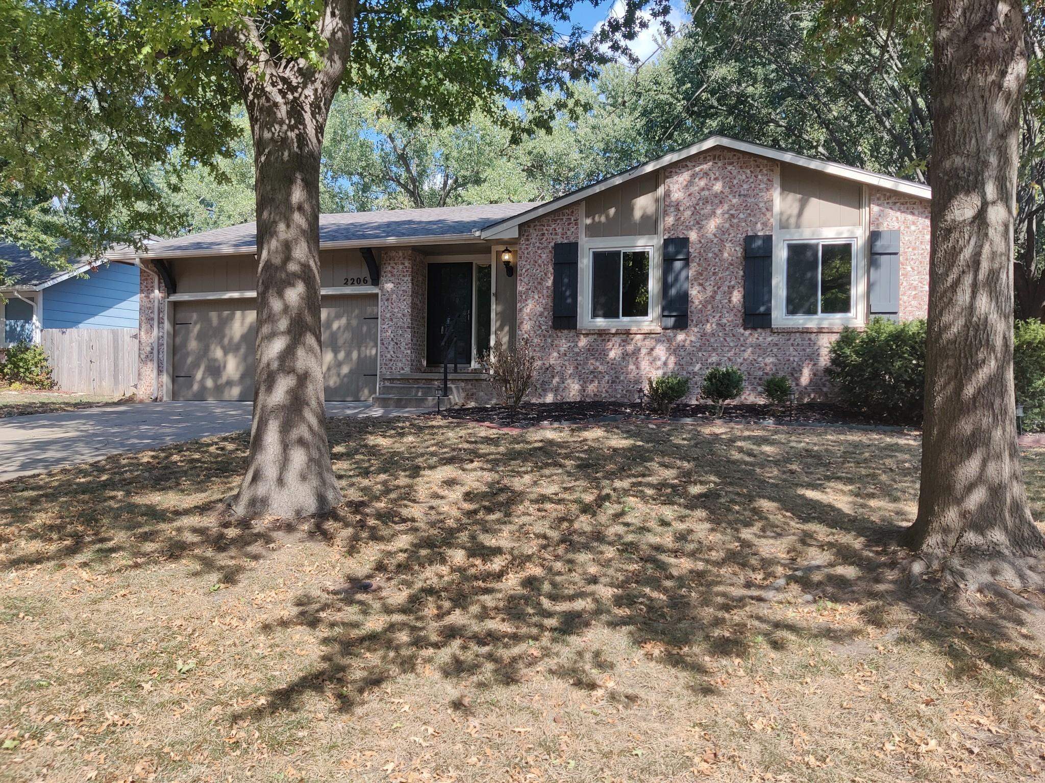 2206 N Basswood Ct Property Photo 24