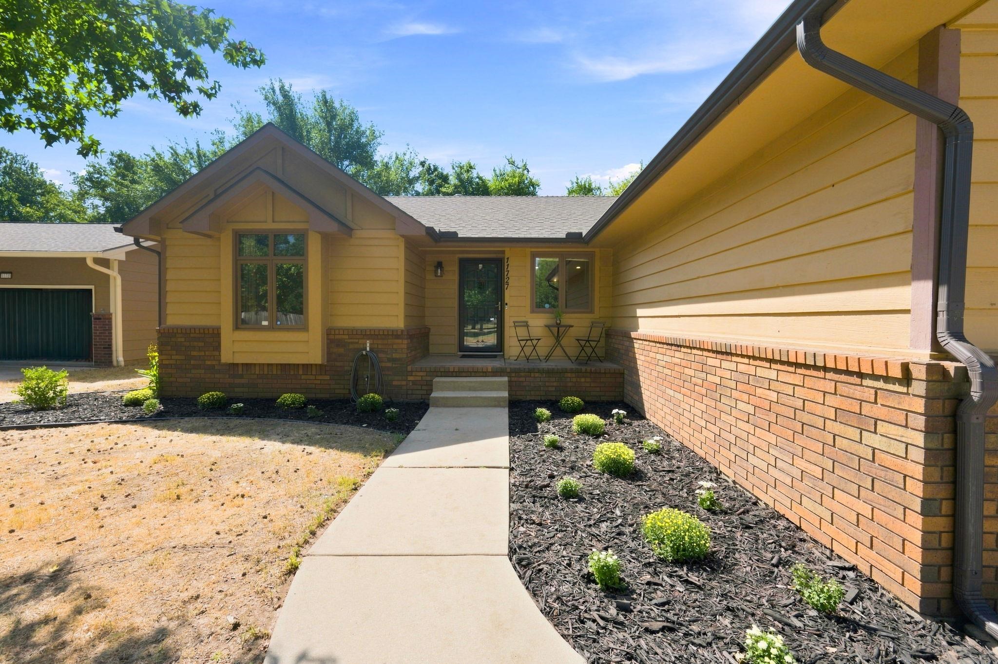 11727 W Rolling Hills Street Property Photo 3