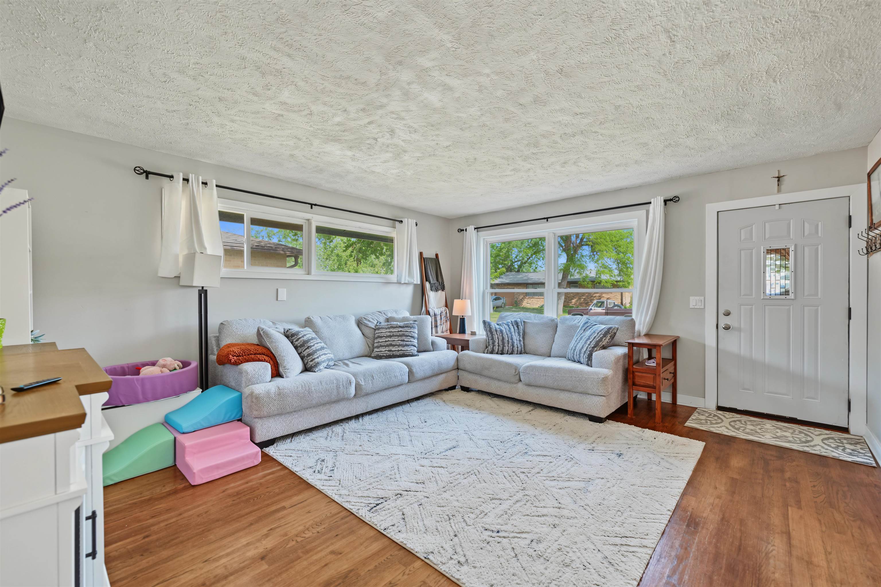 712 Ralph Property Photo 5