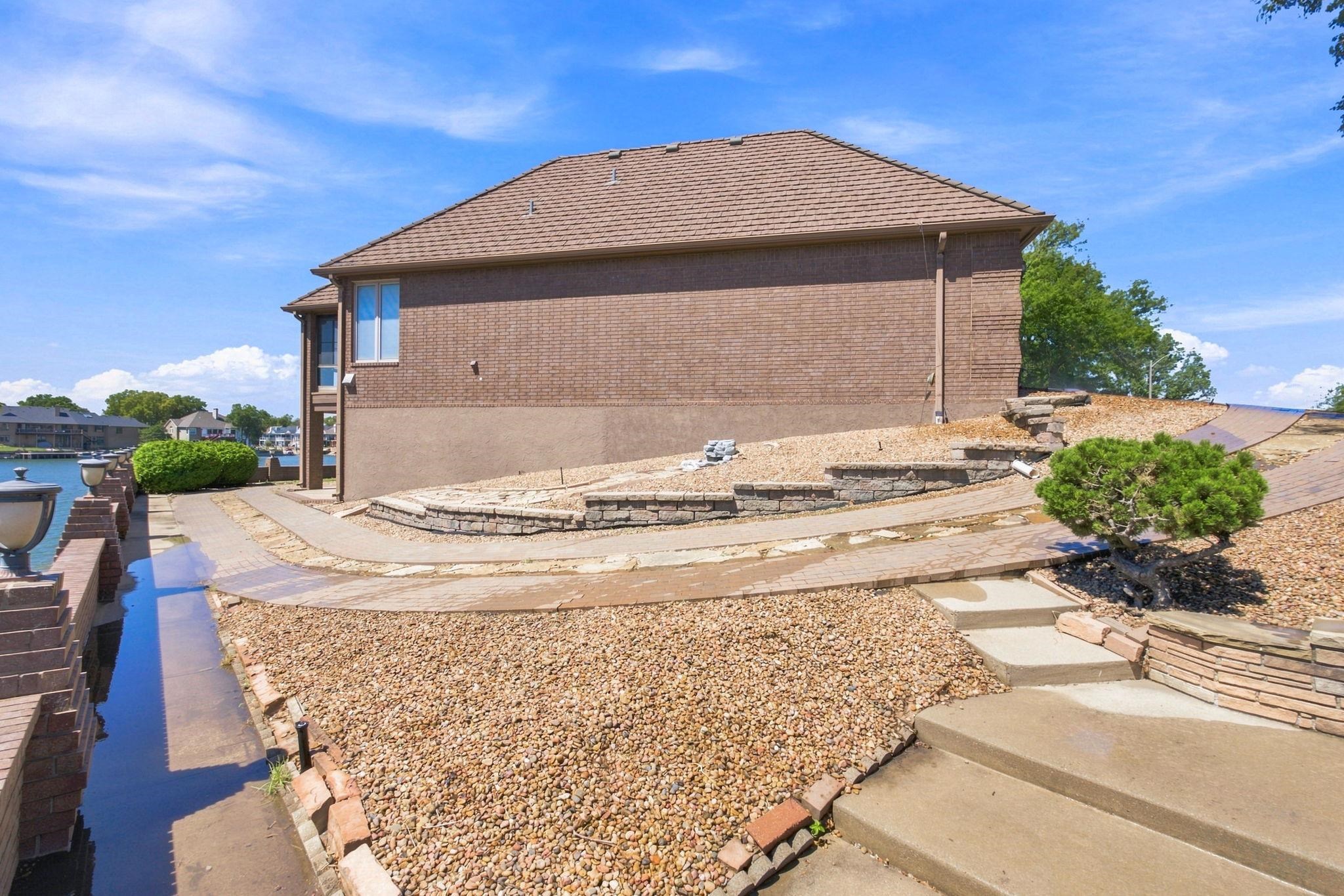 2833 W Keywest Ct. Property Photo 9