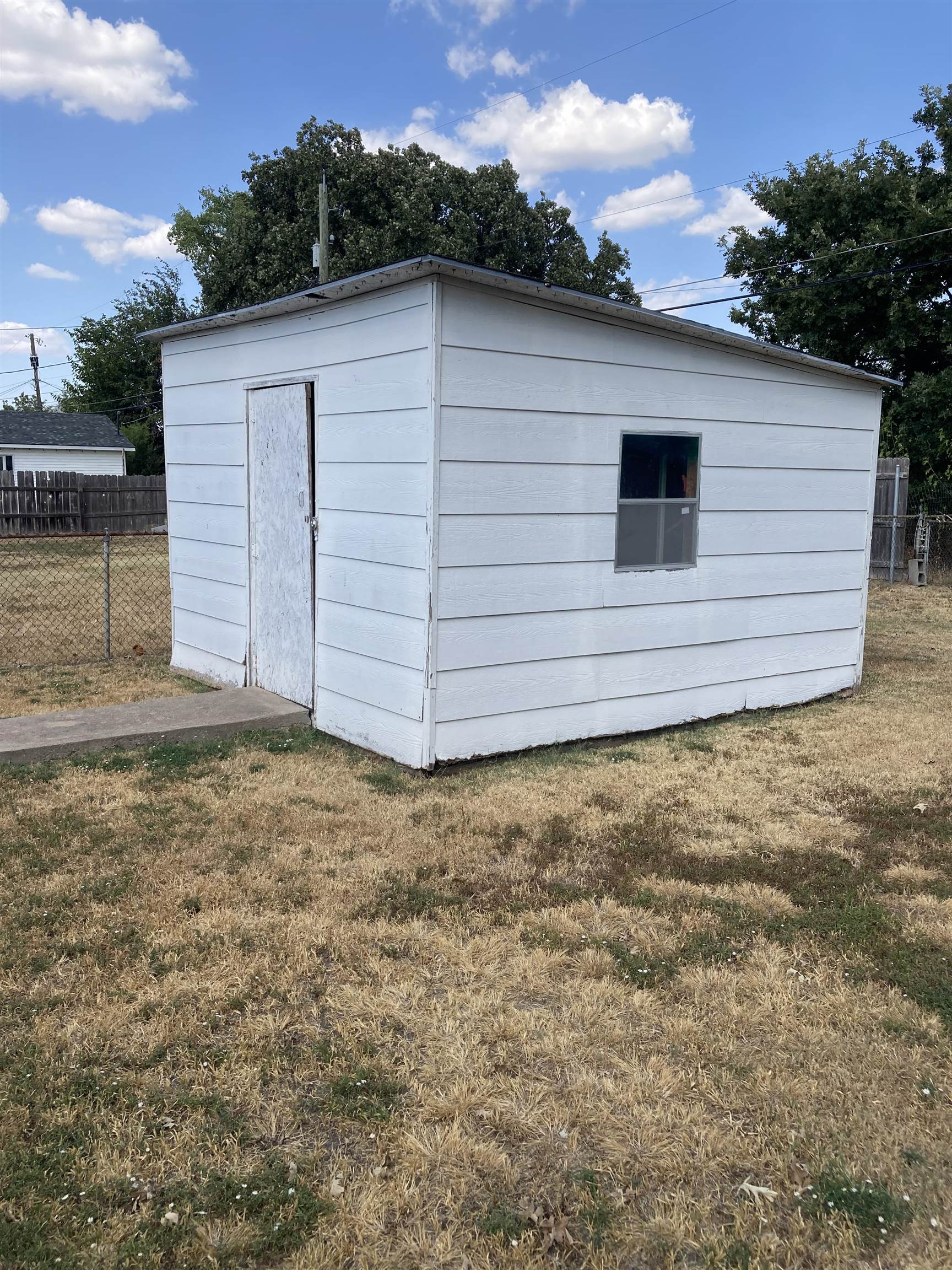 3250 S Euclid Property Photo 10