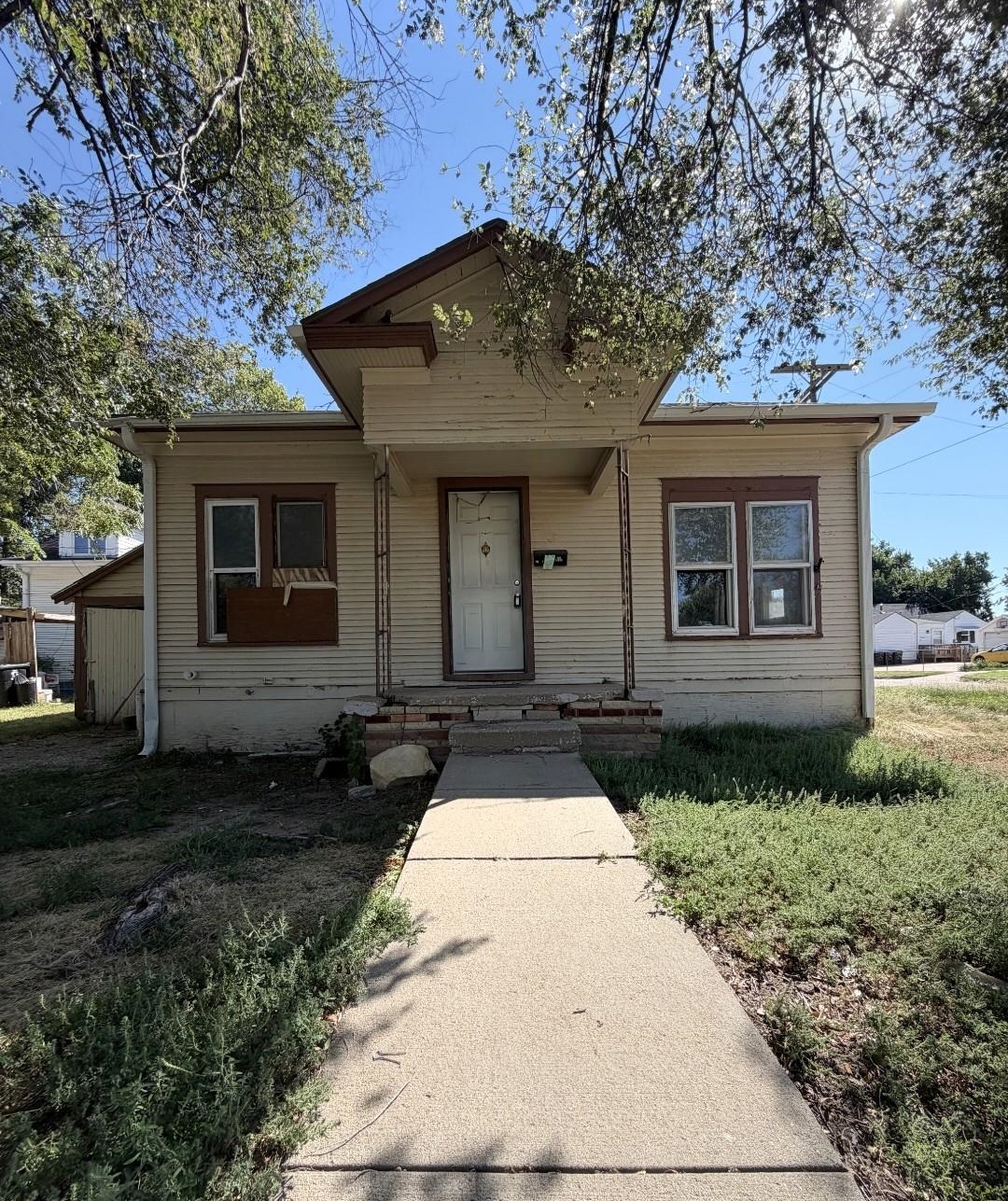 449 Baker St Property Photo 1