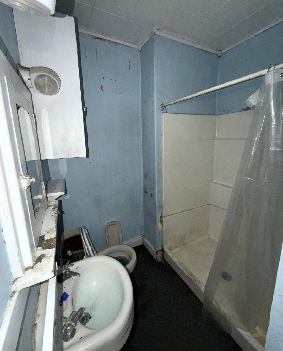 449 Baker St Property Photo 7
