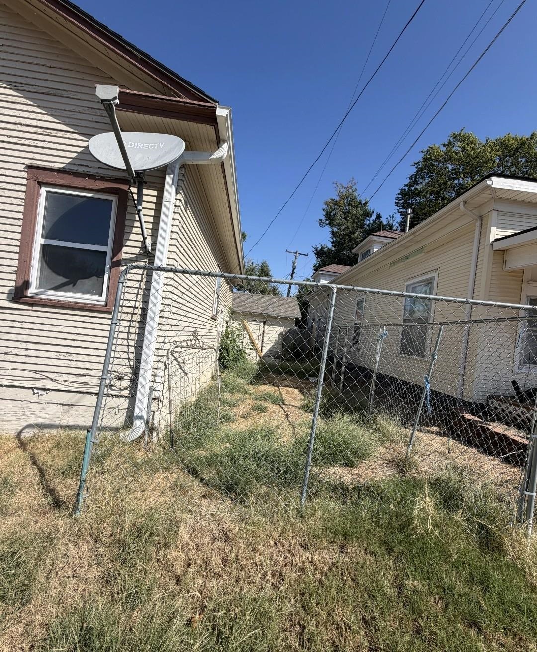 449 Baker St Property Photo 10