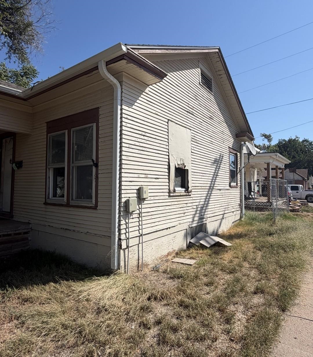 449 Baker St Property Photo 11