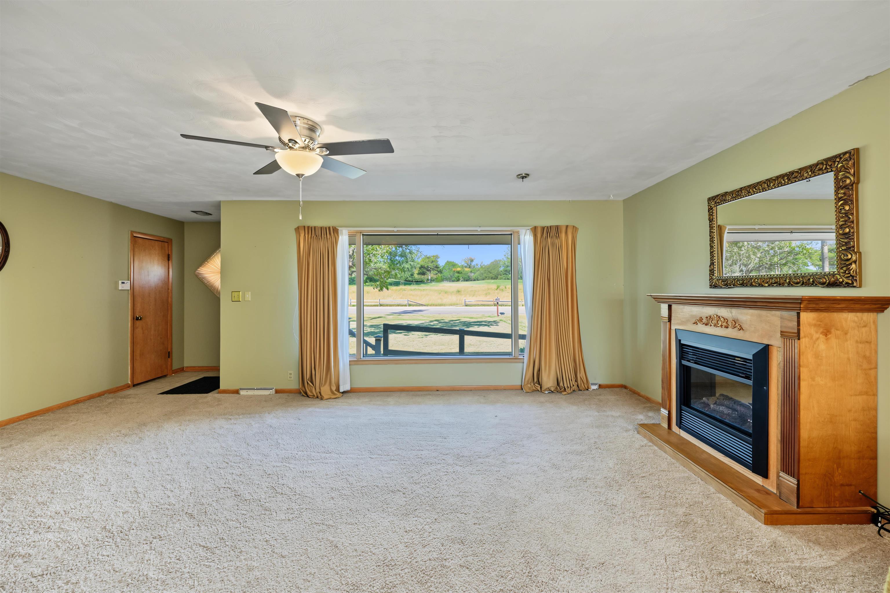 20 N Eastborough Rd Property Photo 4