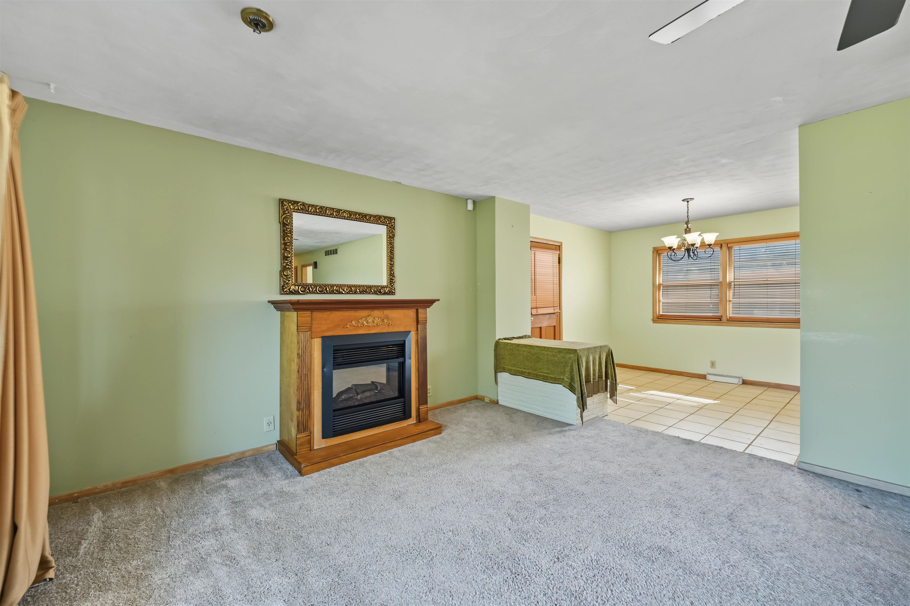 20 N Eastborough Rd Property Photo 6