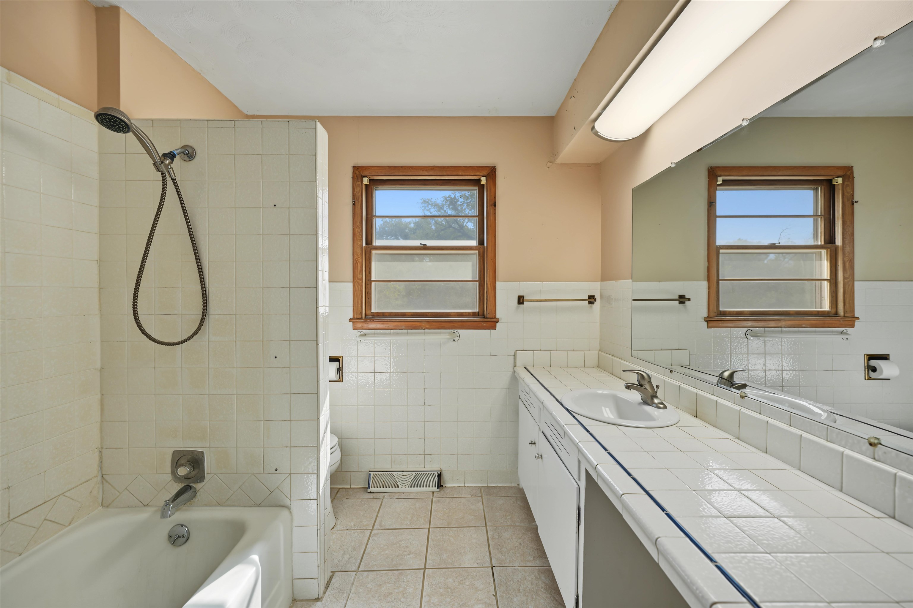 20 N Eastborough Rd Property Photo 14