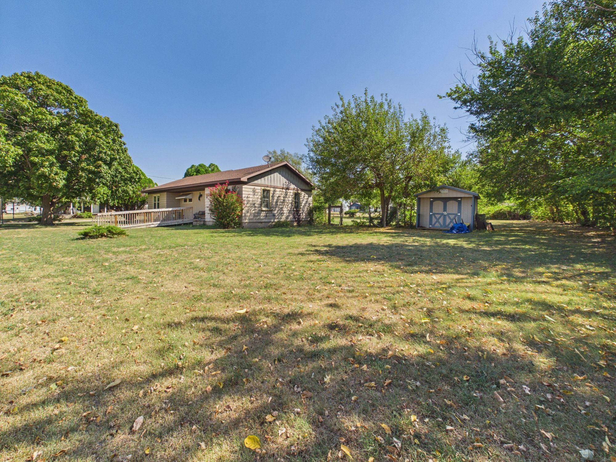 126 N Park St Property Photo 2