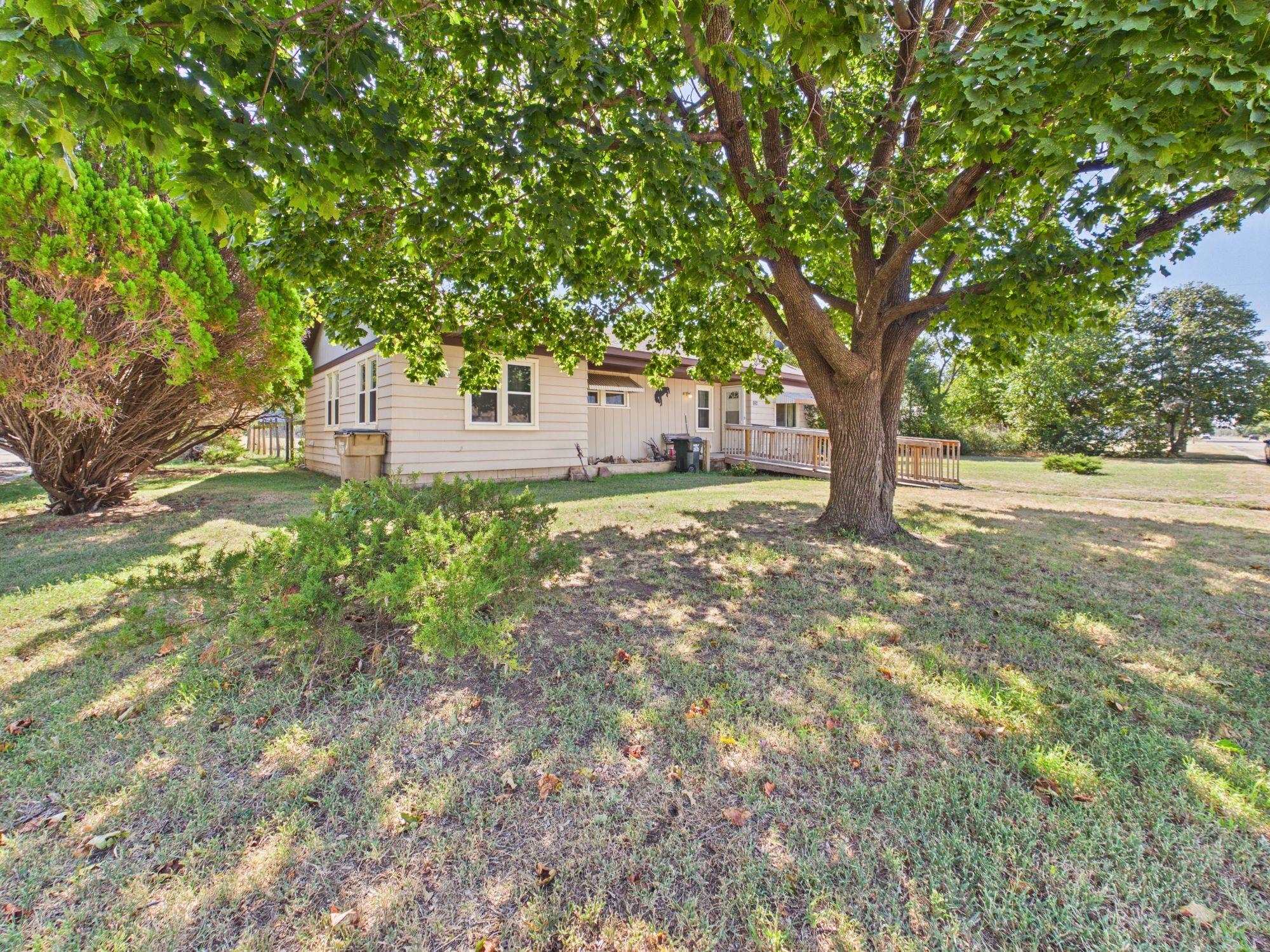 126 N Park St Property Photo 3