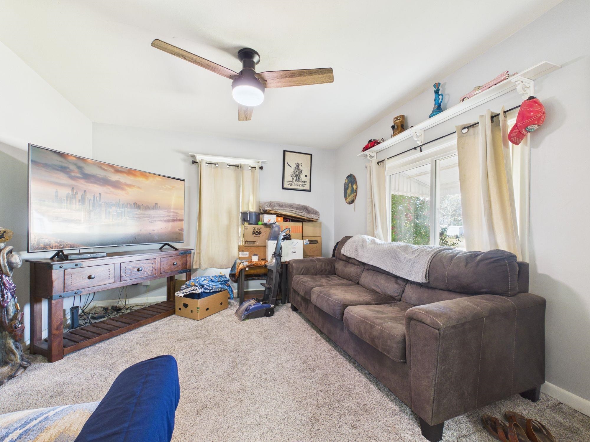 126 N Park St Property Photo 4
