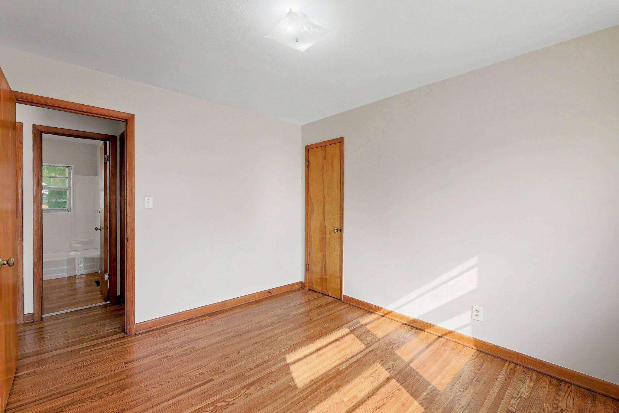 1526 N Gow Property Photo 11