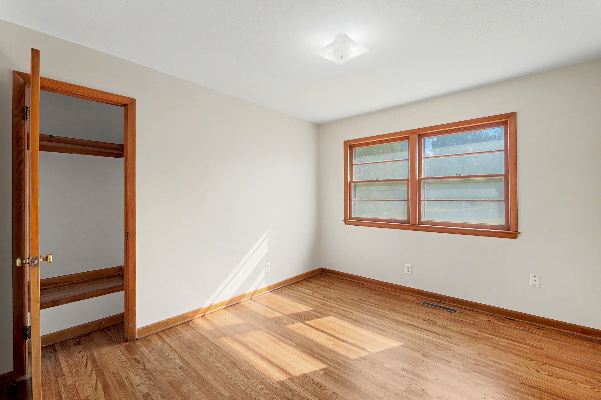 1526 N Gow Property Photo 14