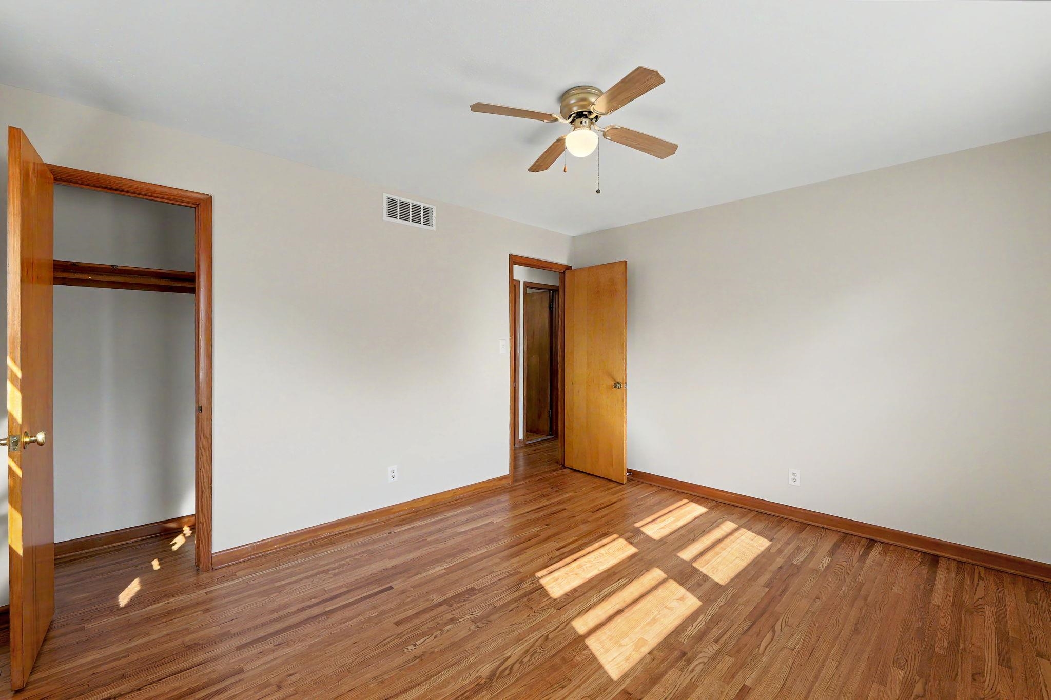 1526 N Gow Property Photo 19