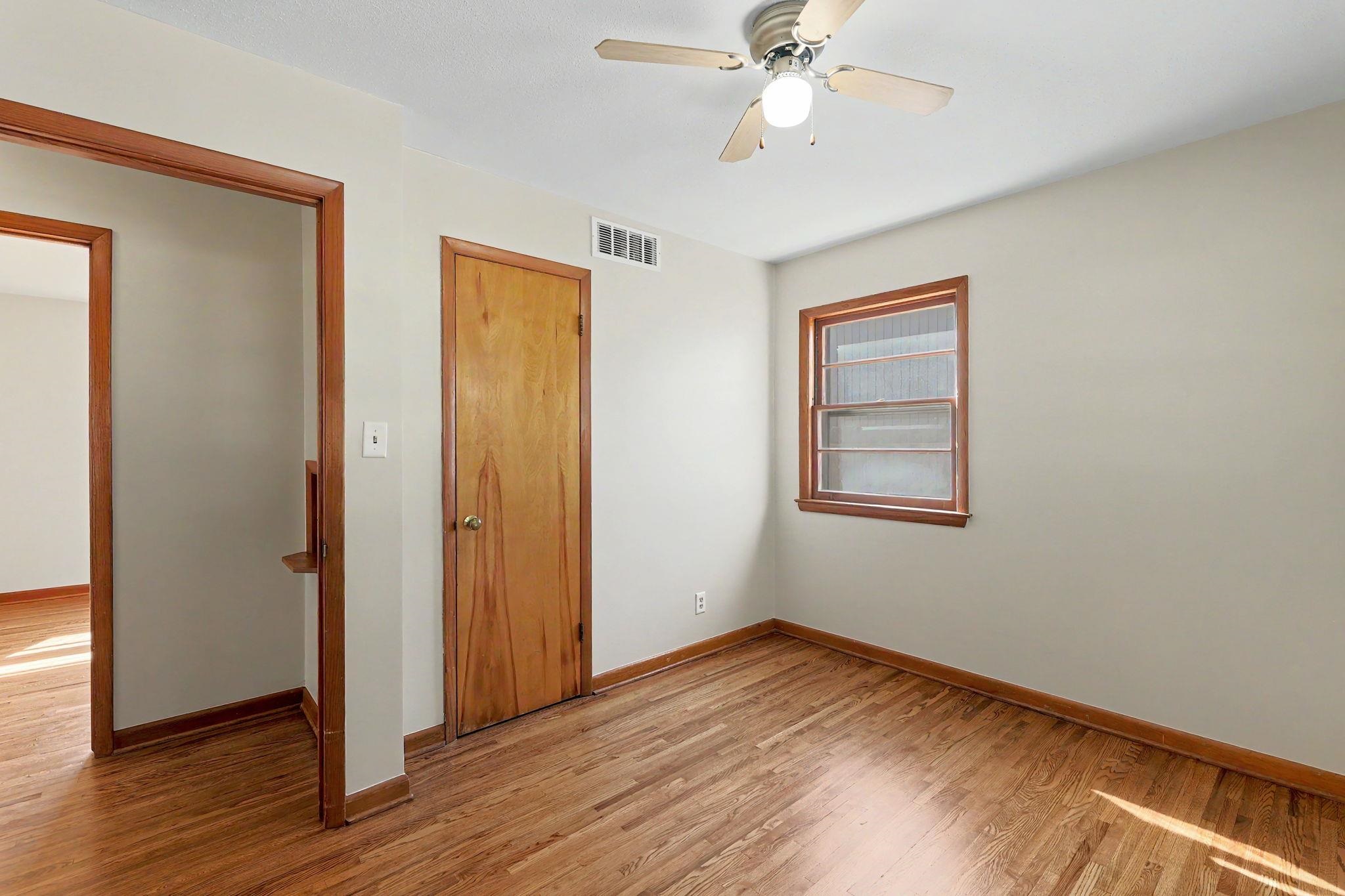 1526 N Gow Property Photo 21