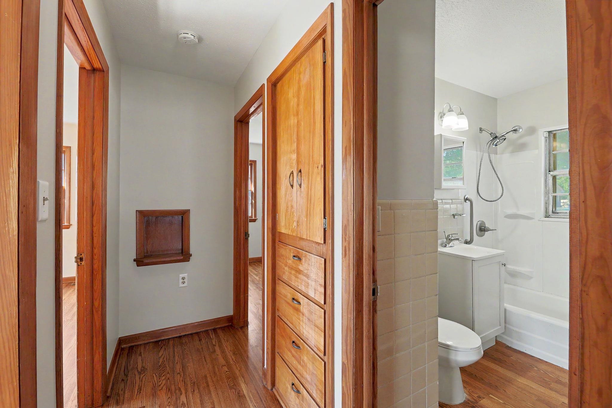 1526 N Gow Property Photo 23