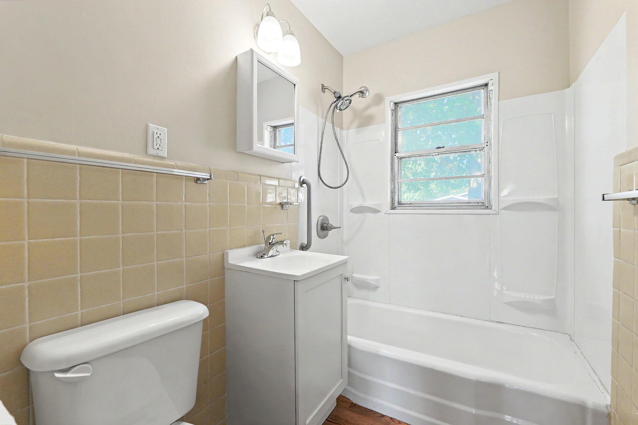 1526 N Gow Property Photo 24