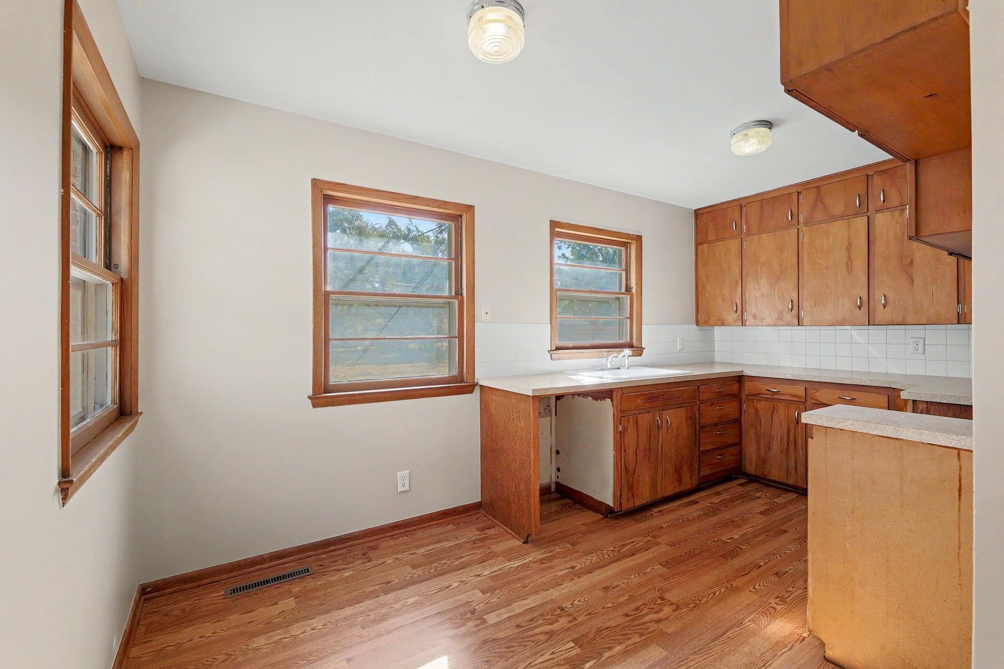 1526 N Gow Property Photo 26