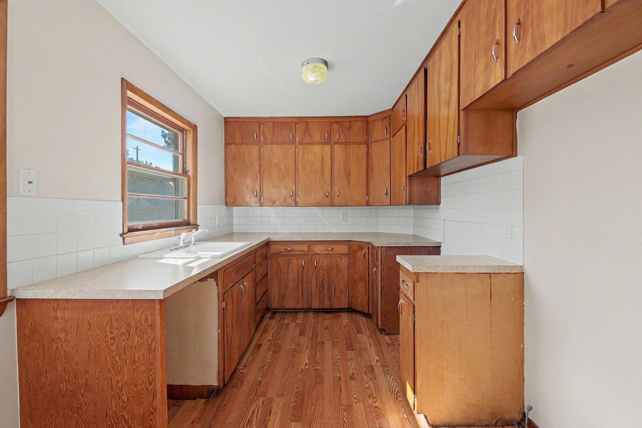 1526 N Gow Property Photo 27