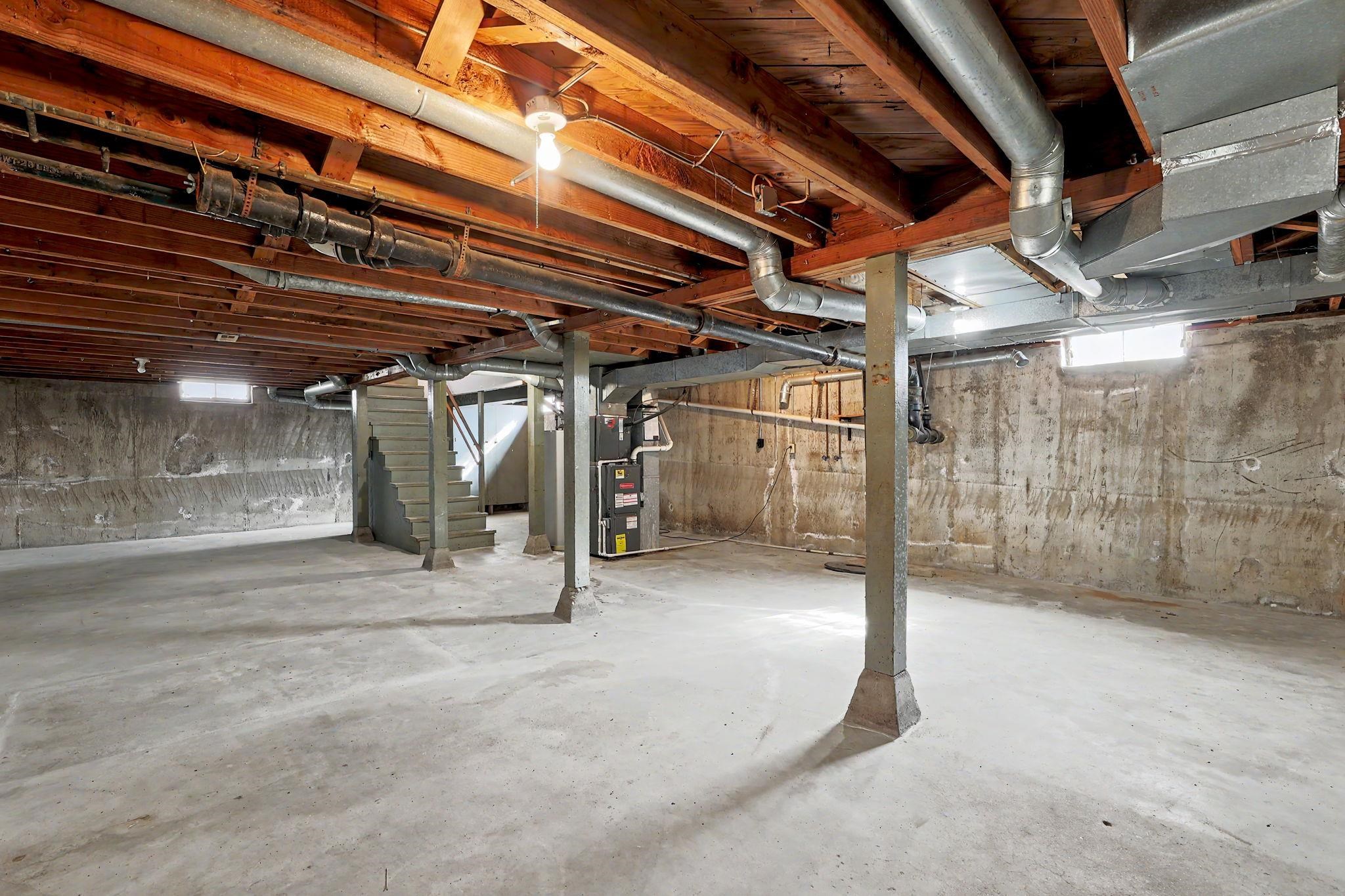 1526 N Gow Property Photo 29