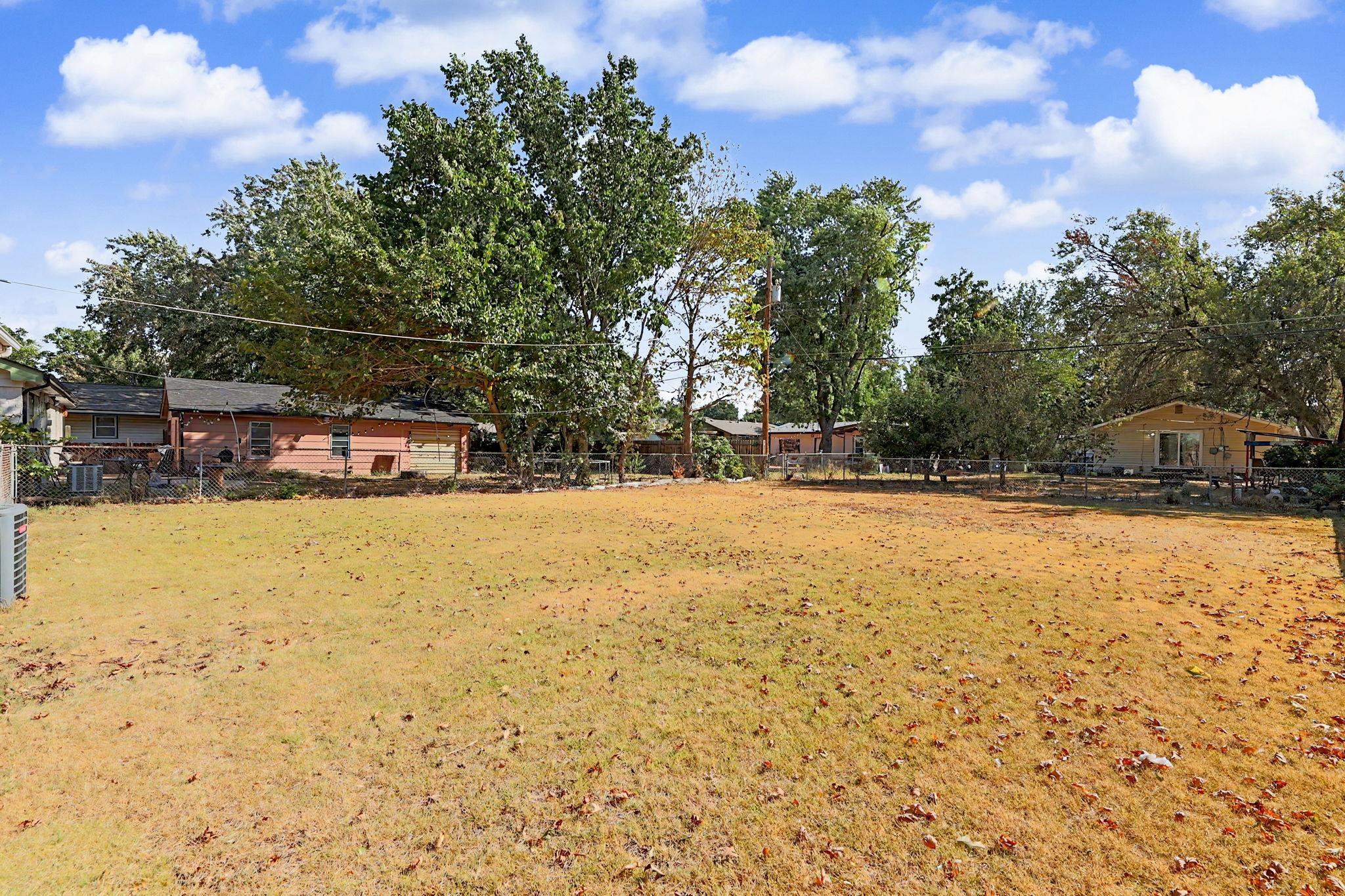 1526 N Gow Property Photo 32