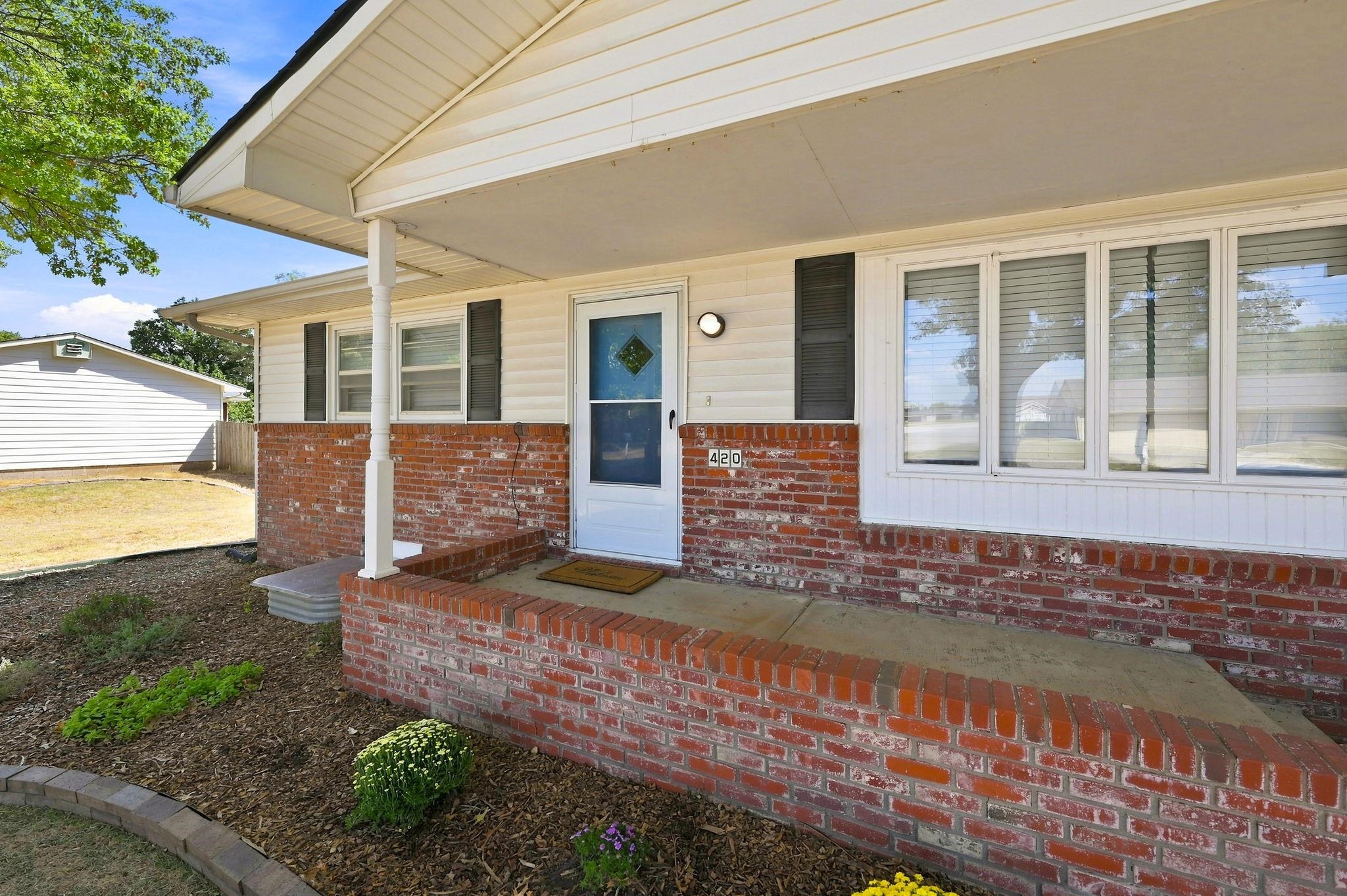 420 Westfield St Property Photo 1