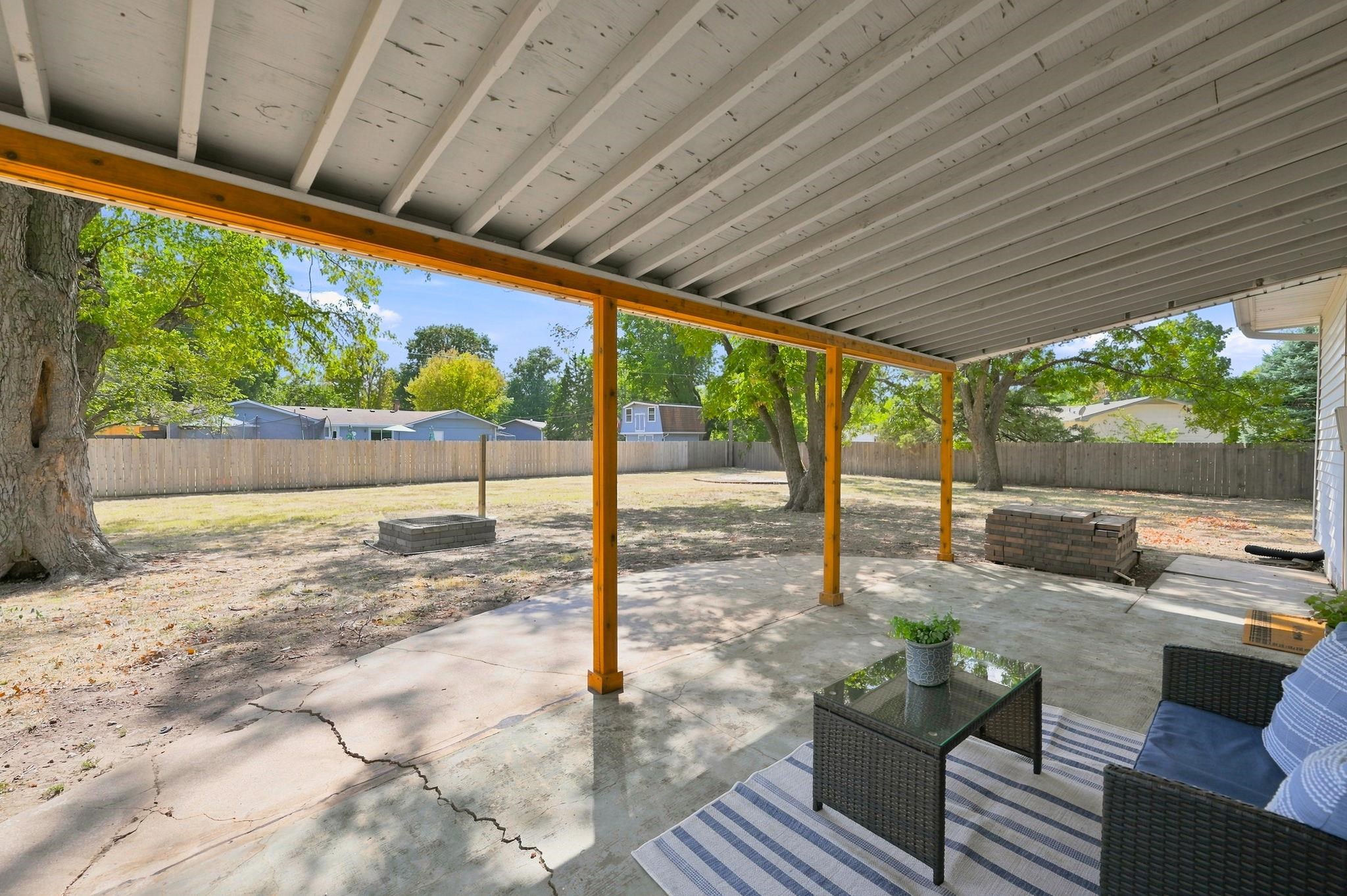 420 Westfield St Property Photo 5