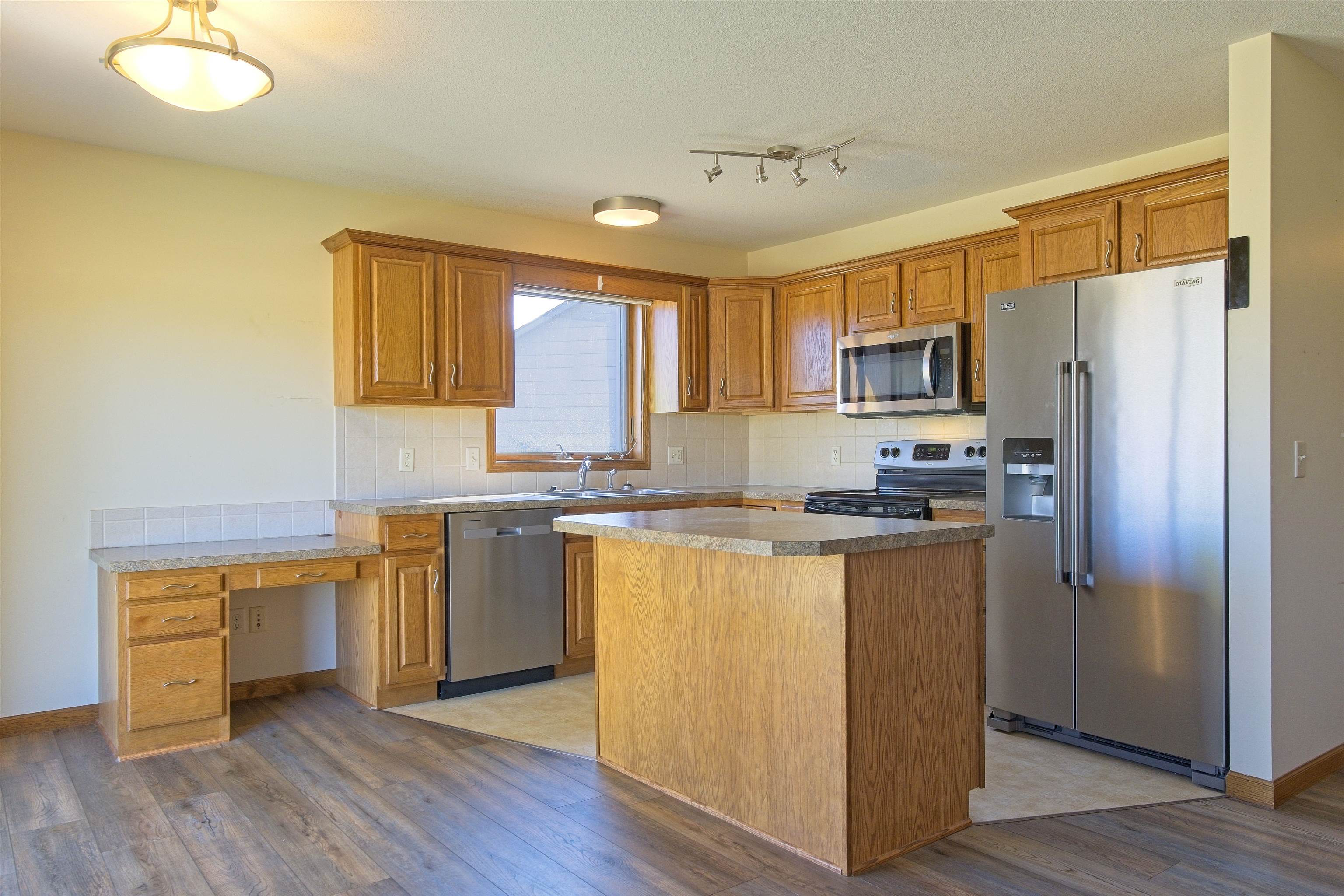1220 And 1222 Lazy Creek Ct Property Photo 4