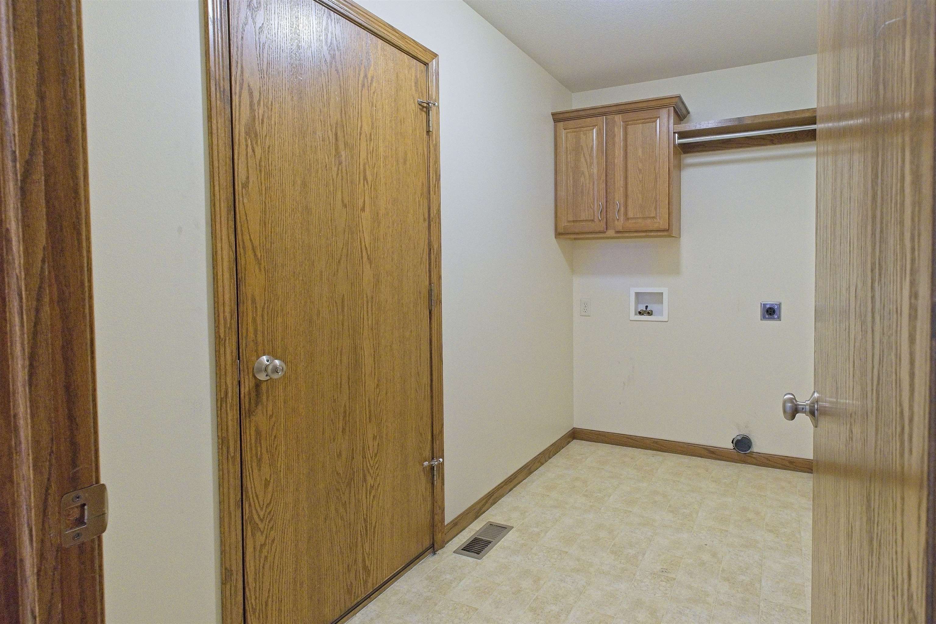 1220 And 1222 Lazy Creek Ct Property Photo 18