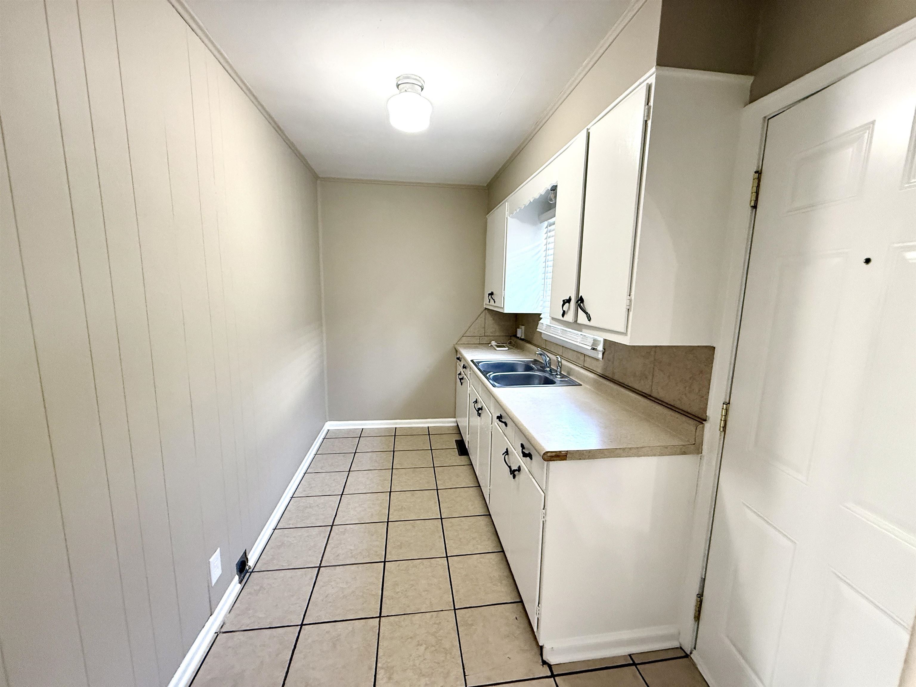 1757 S Washington St Property Photo 5